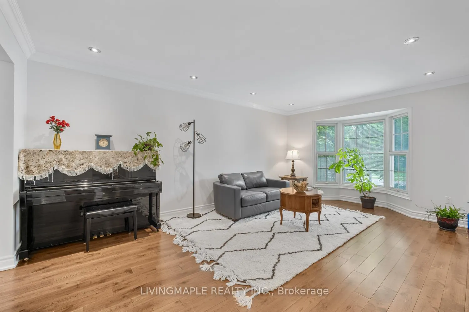 Photo 10 of 110 Fincham Avenue, Markham, Markham Village — HOMEH
