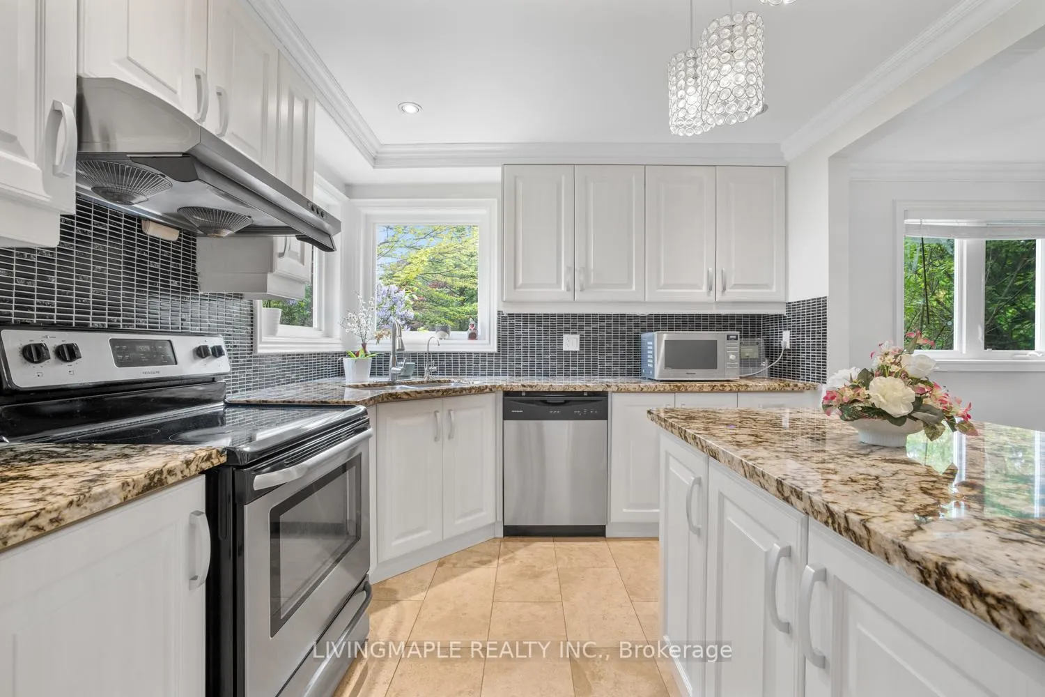 Photo 11 of 110 Fincham Avenue, Markham, Markham Village — HOMEH