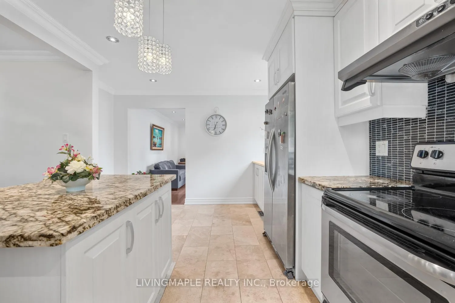 Photo 12 of 110 Fincham Avenue, Markham, Markham Village — HOMEH