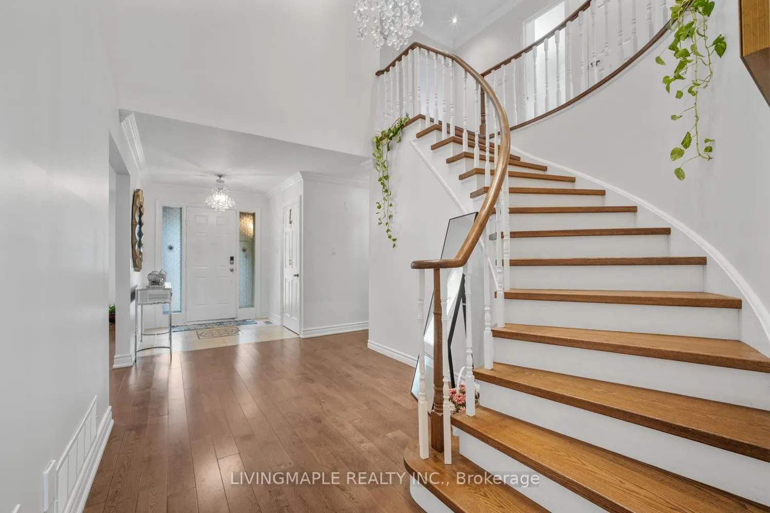 Photo 19 of 110 Fincham Avenue, Markham, Markham Village — HOMEH