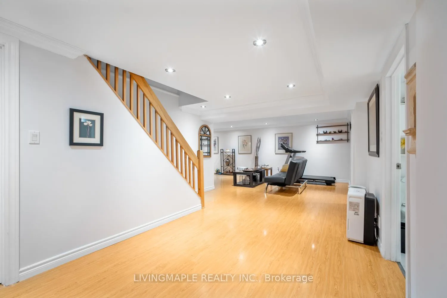Photo 32 of 110 Fincham Avenue, Markham, Markham Village — HOMEH