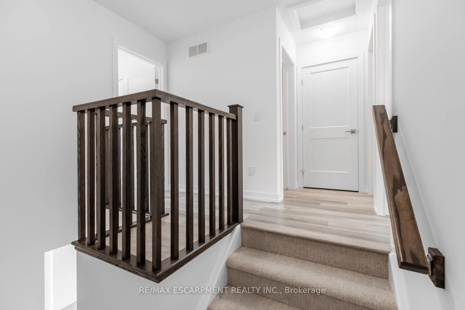 Photo 22 of 207 Burke Street, Hamilton, Waterdown — HOMEH