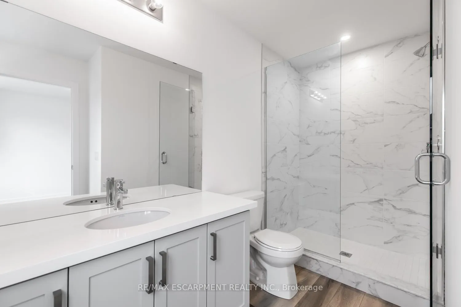 Photo 29 of 207 Burke Street, Hamilton, Waterdown — HOMEH