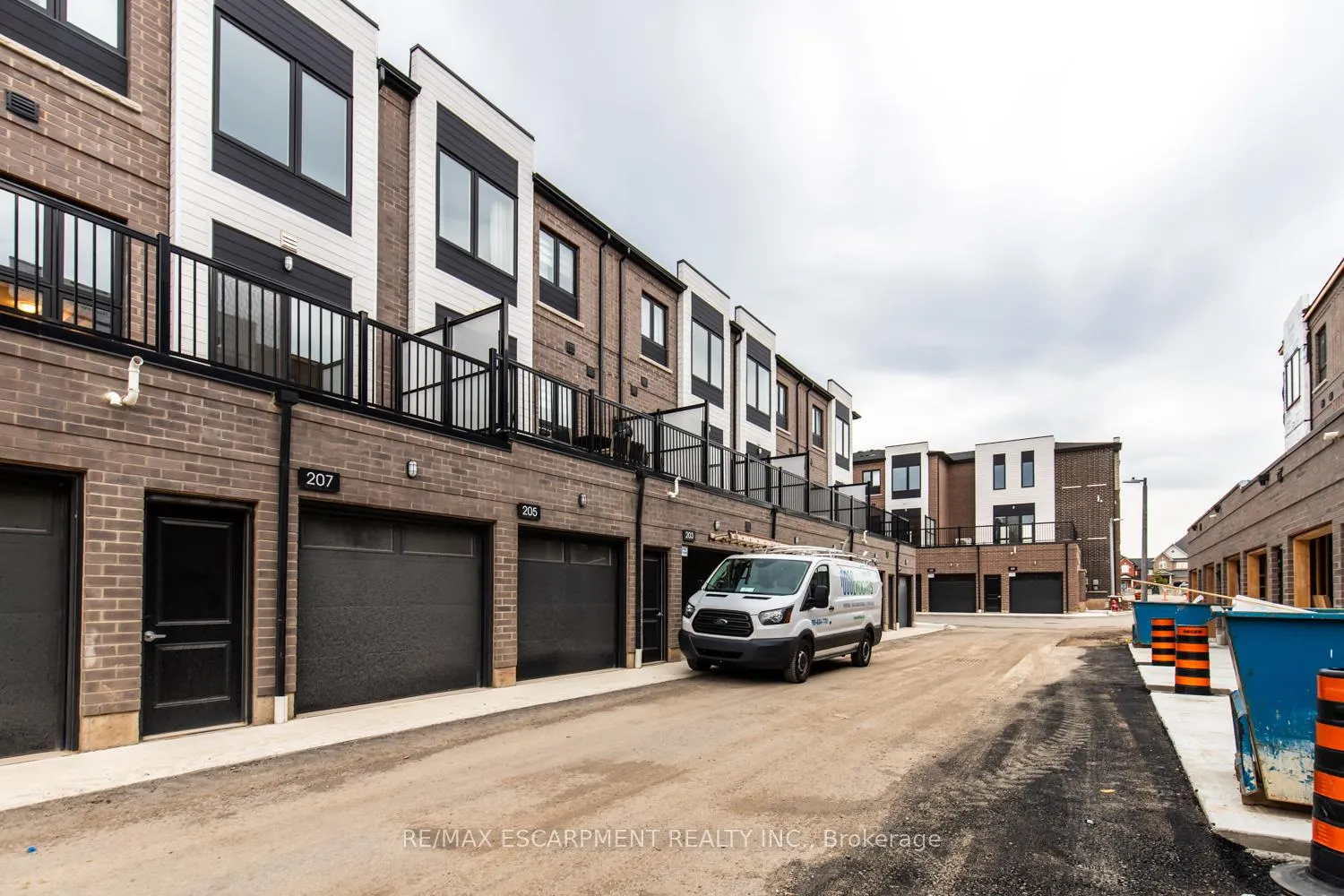 Photo 39 of 207 Burke Street, Hamilton, Waterdown — HOMEH