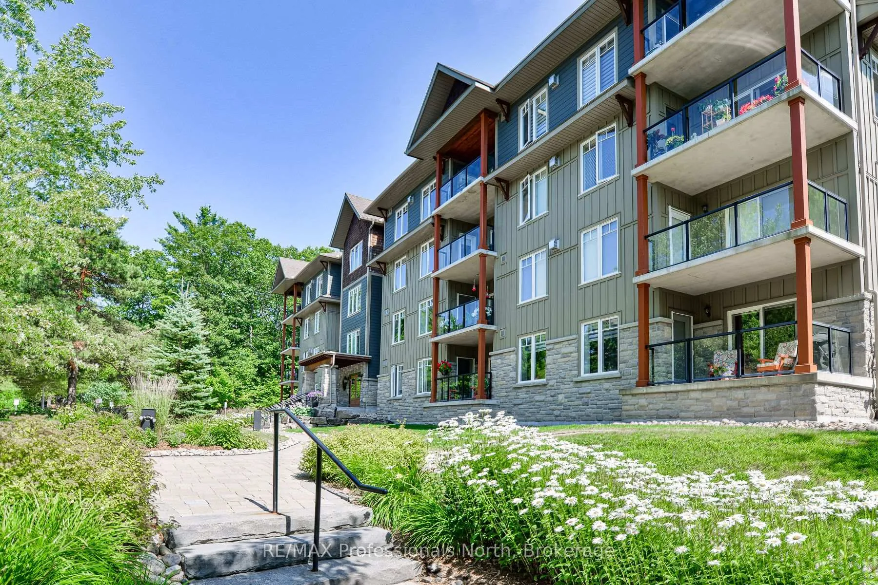 Front of Unit 406, 391 B Manitoba Street