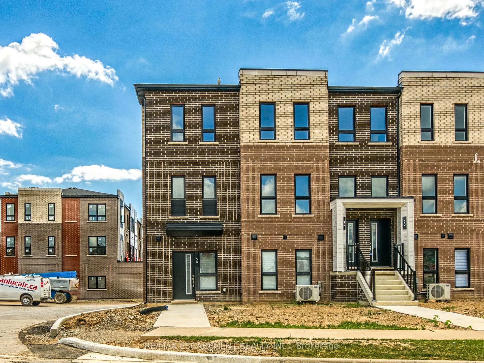 Photo 1 of 64 Kenesky Drive, Hamilton, Waterdown — HOMEH
