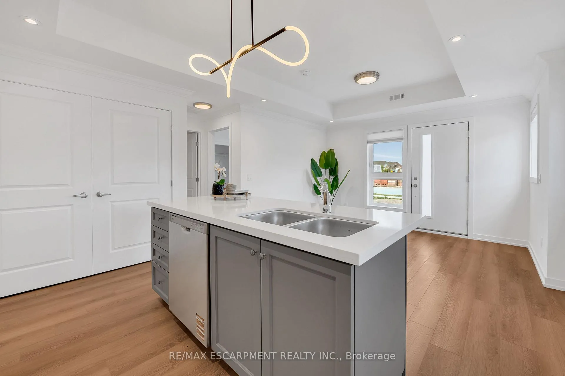 Photo 6 of 64 Kenesky Drive, Hamilton, Waterdown — HOMEH