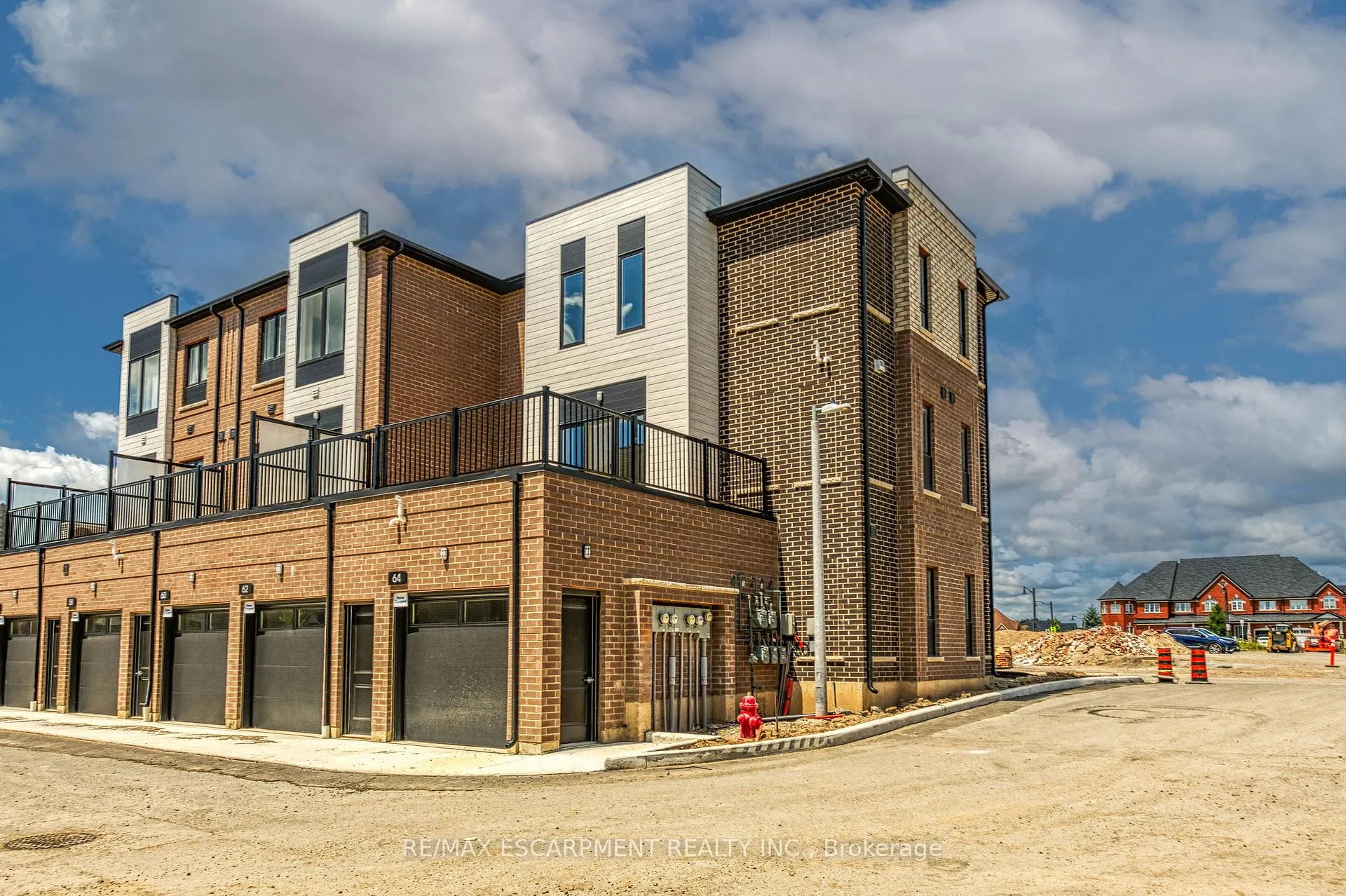 Photo 24 of 64 Kenesky Drive, Hamilton, Waterdown — HOMEH
