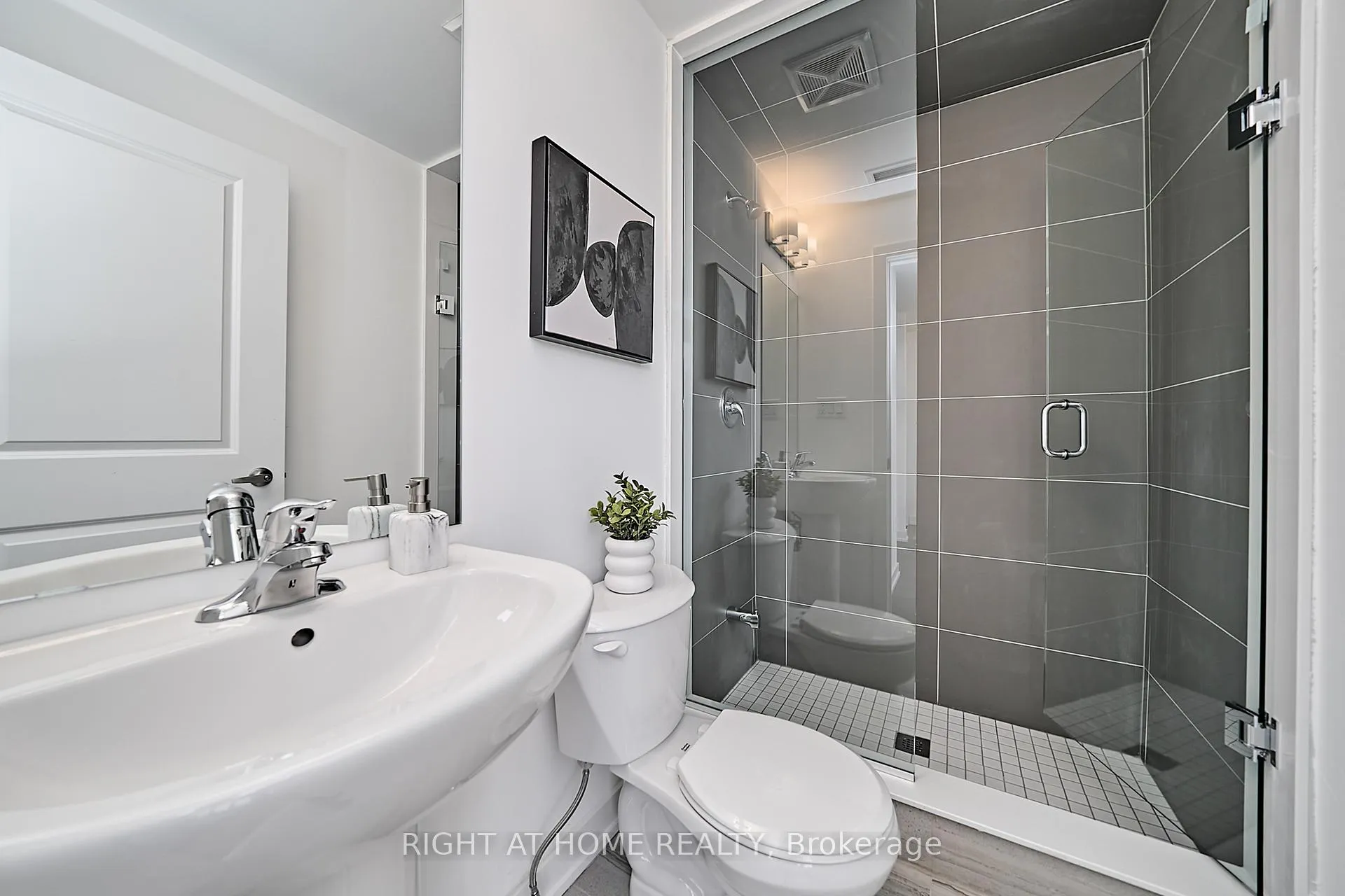 Photo 14 of Unit unit 34, 188 Angus Drive, Ajax, Central — HOMEH