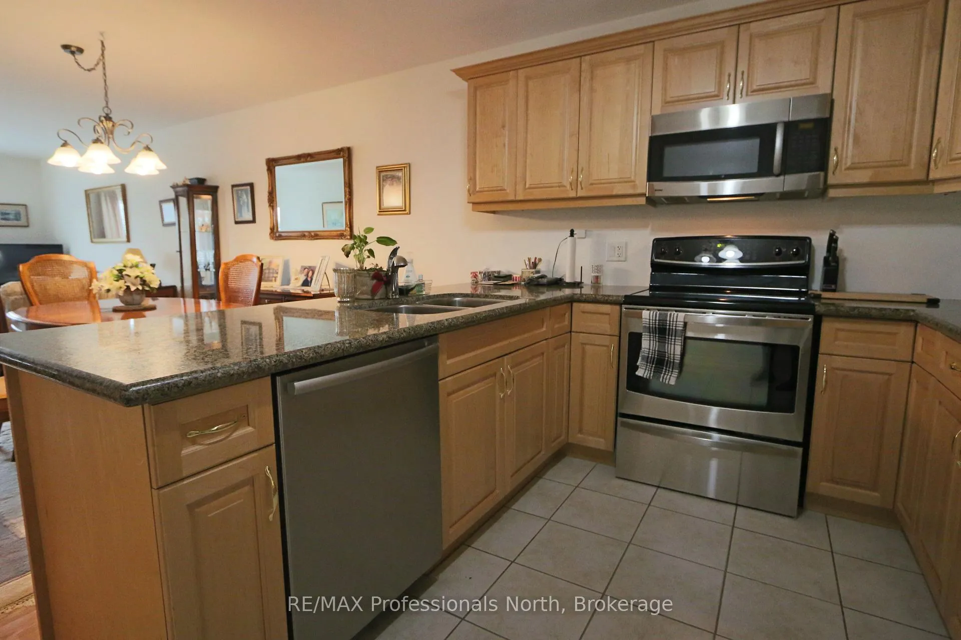 Photo 10 of Unit 304, 10A Kimberley Avenue, Bracebridge, Macaulay — HOMEH