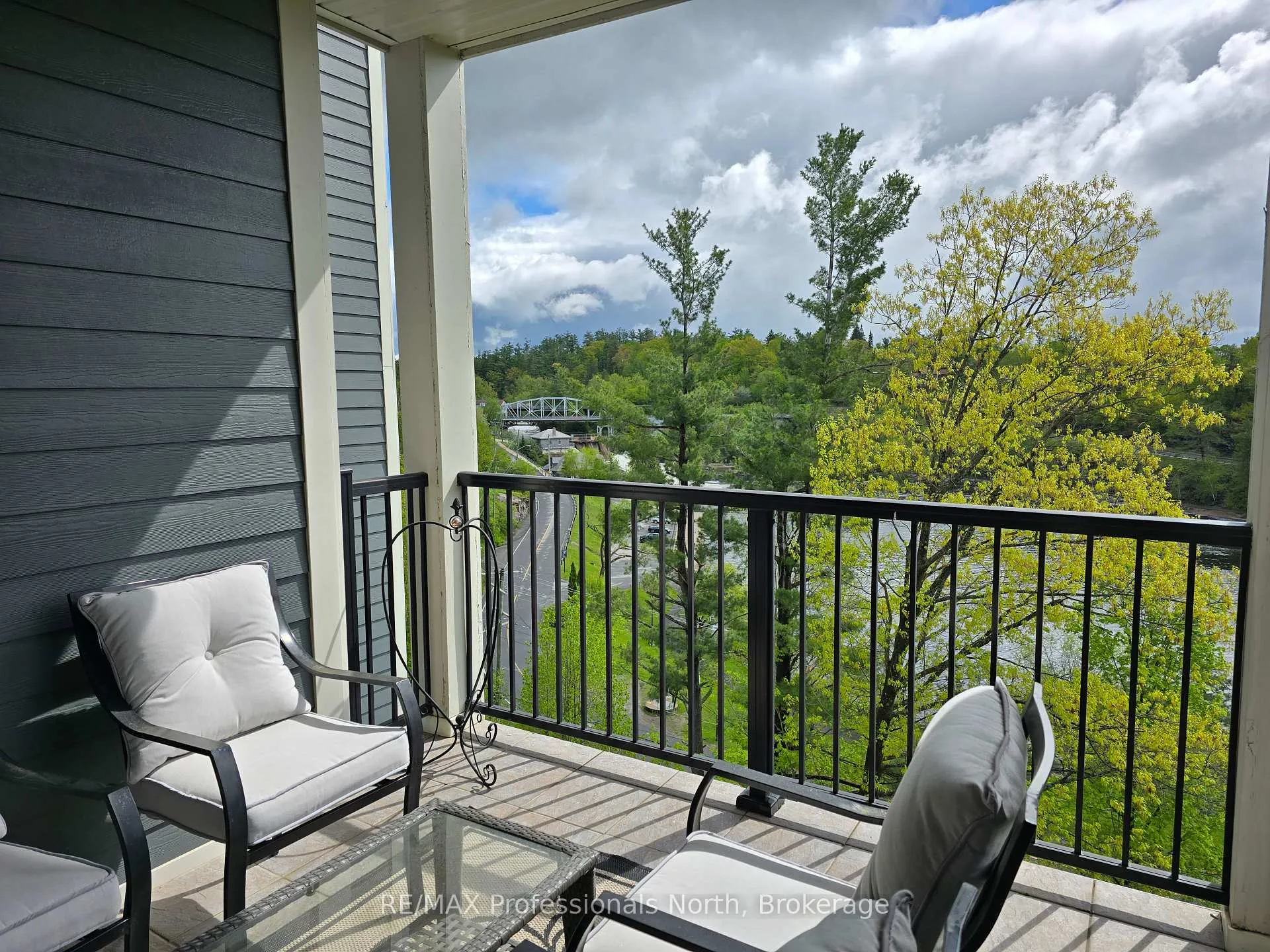 Photo 16 of Unit 304, 10A Kimberley Avenue, Bracebridge, Macaulay — HOMEH