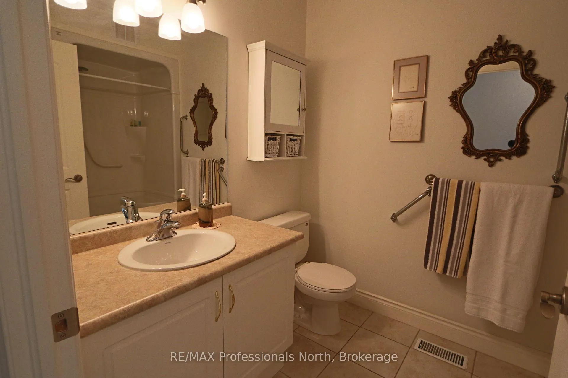 Photo 20 of Unit 304, 10A Kimberley Avenue, Bracebridge, Macaulay — HOMEH