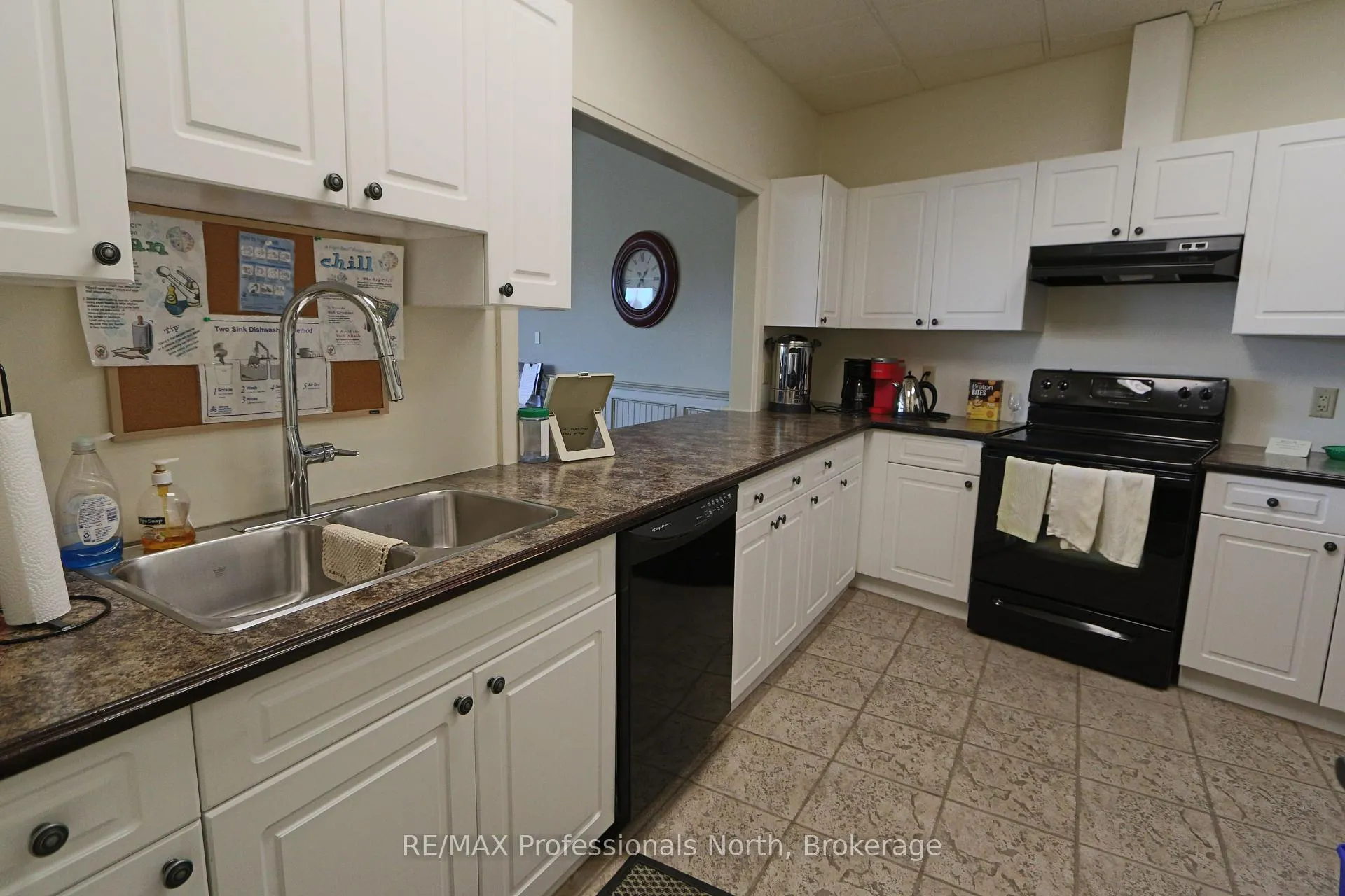 Photo 26 of Unit 304, 10A Kimberley Avenue, Bracebridge, Macaulay — HOMEH