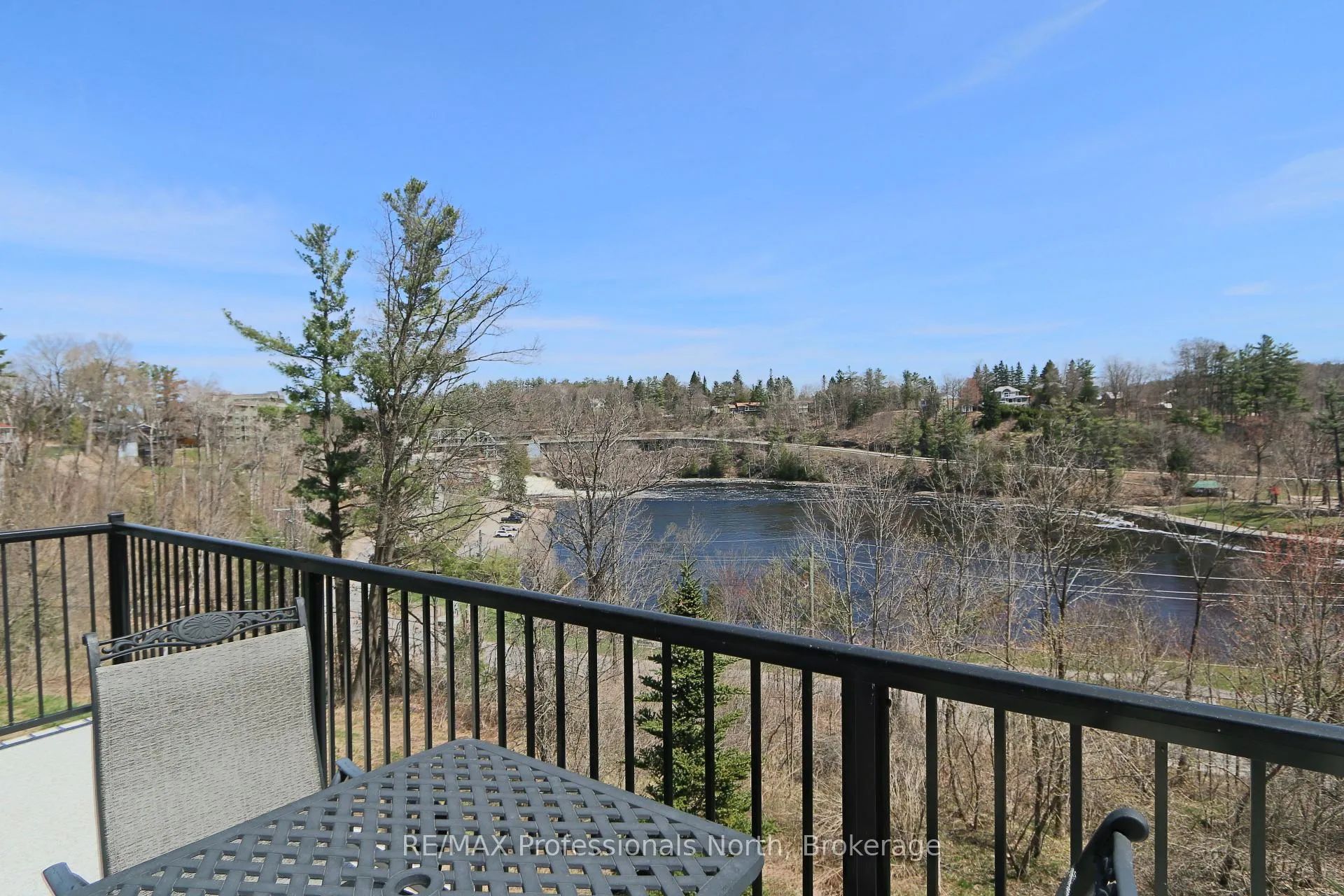 Photo 29 of Unit 304, 10A Kimberley Avenue, Bracebridge, Macaulay — HOMEH