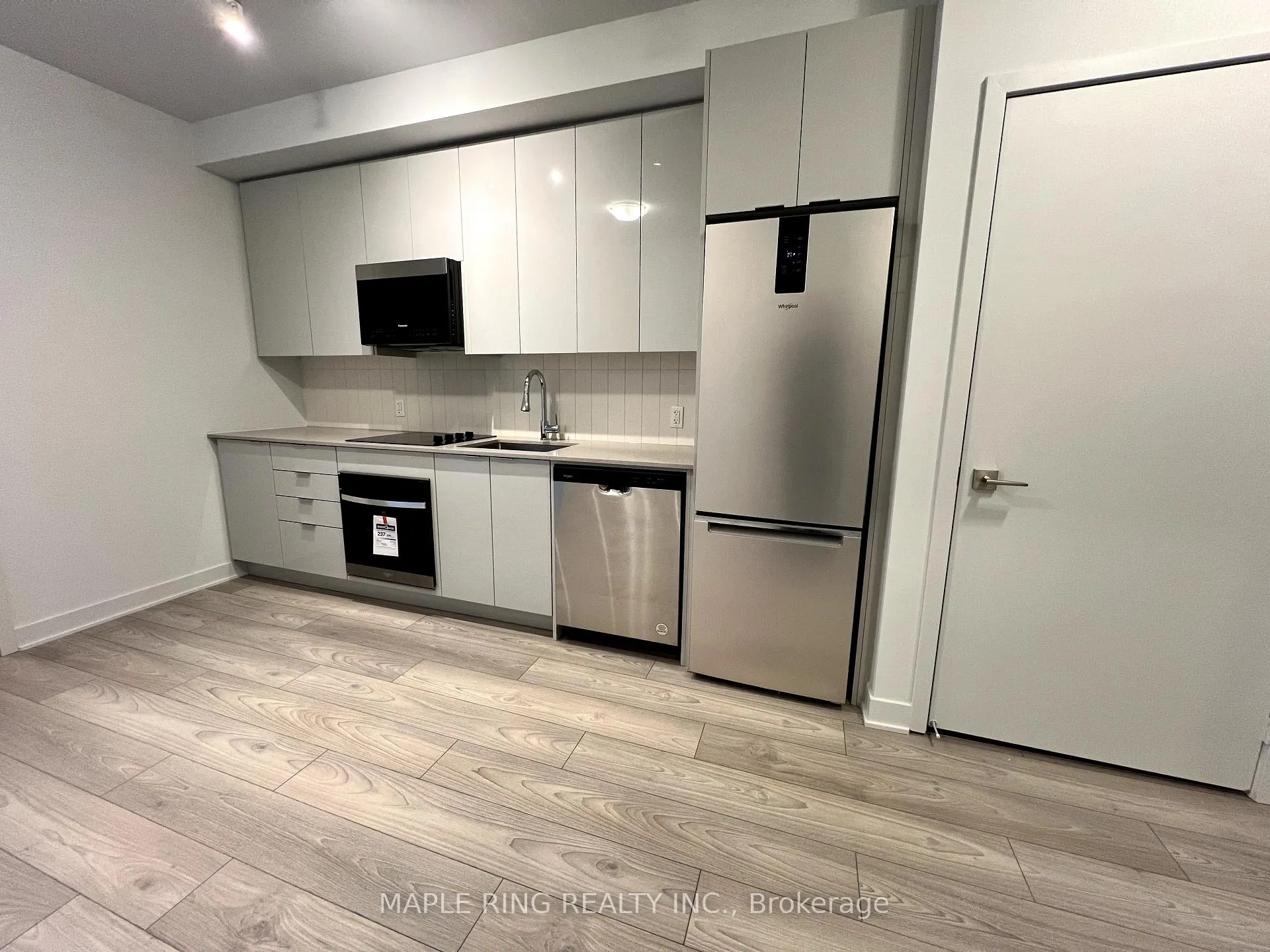 Photo 2 of Unit 1303, 2920 Highway 7 Road, Vaughan, Concord — HOMEH