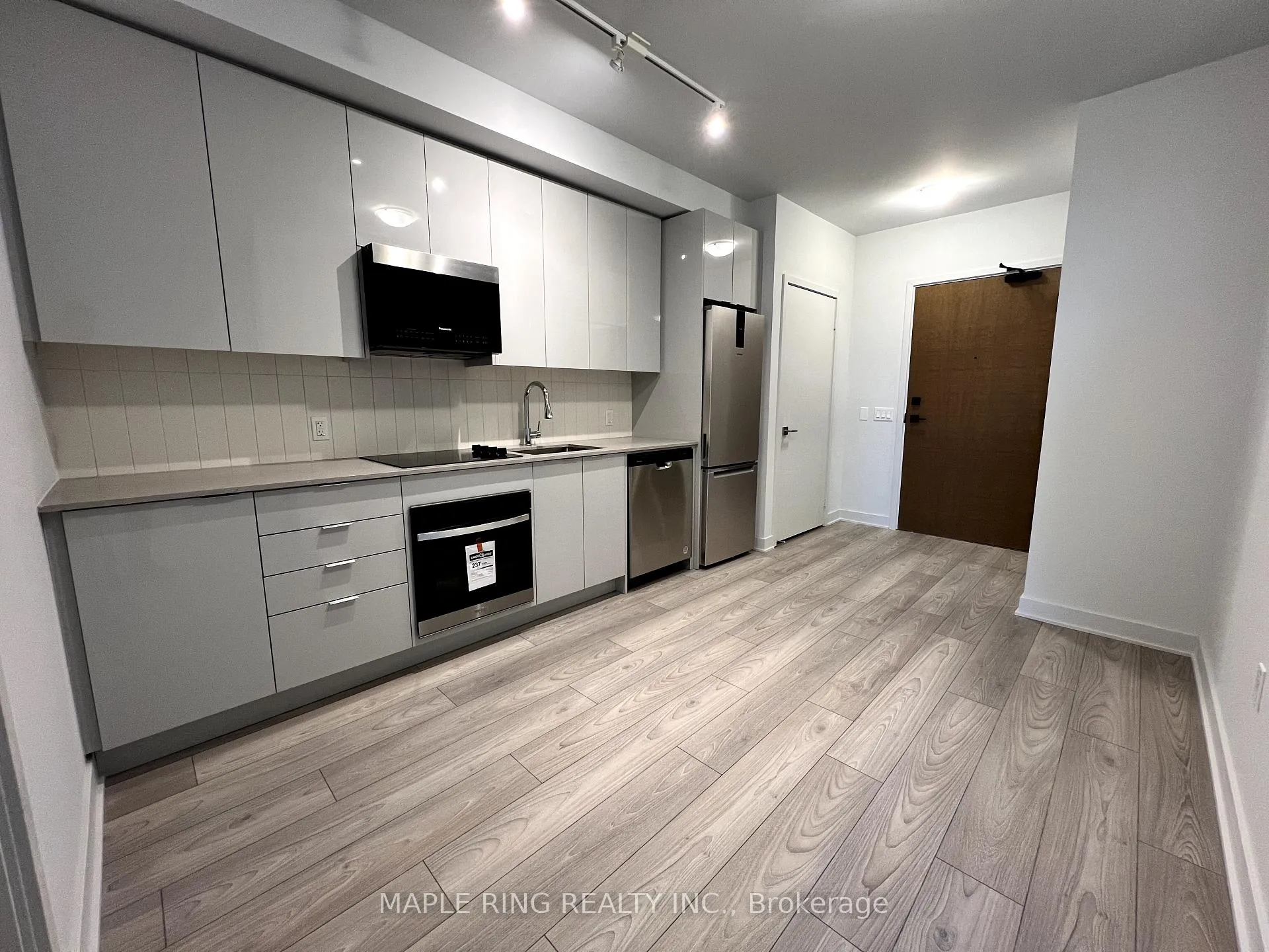 Photo 3 of Unit 1303, 2920 Highway 7 Road, Vaughan, Concord — HOMEH