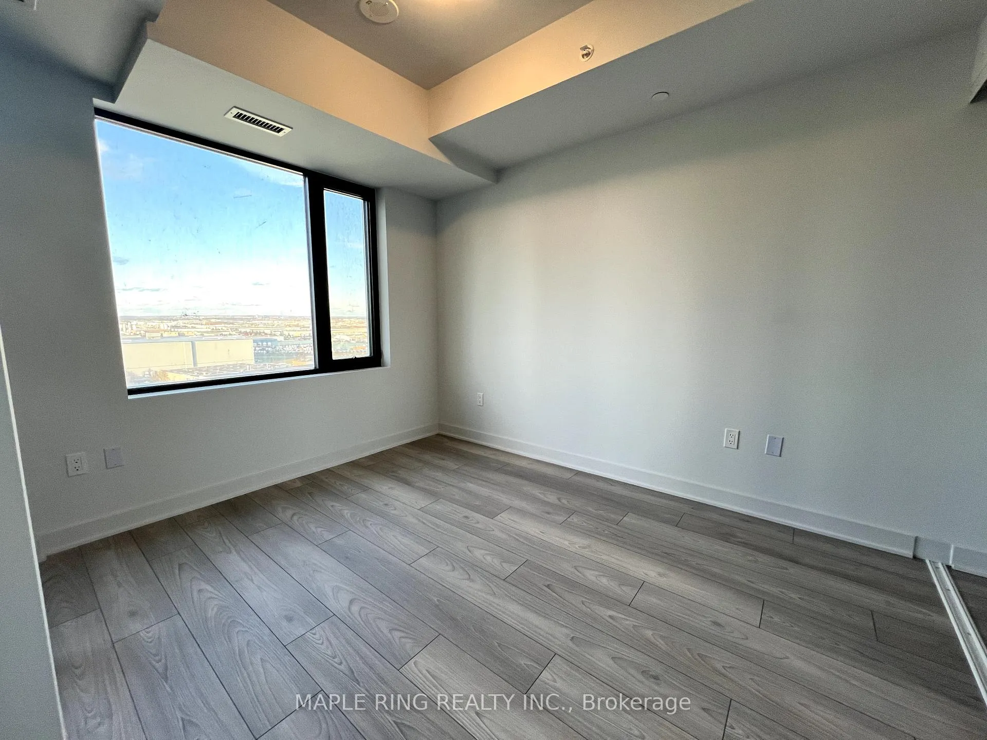 Photo 8 of Unit 1303, 2920 Highway 7 Road, Vaughan, Concord — HOMEH