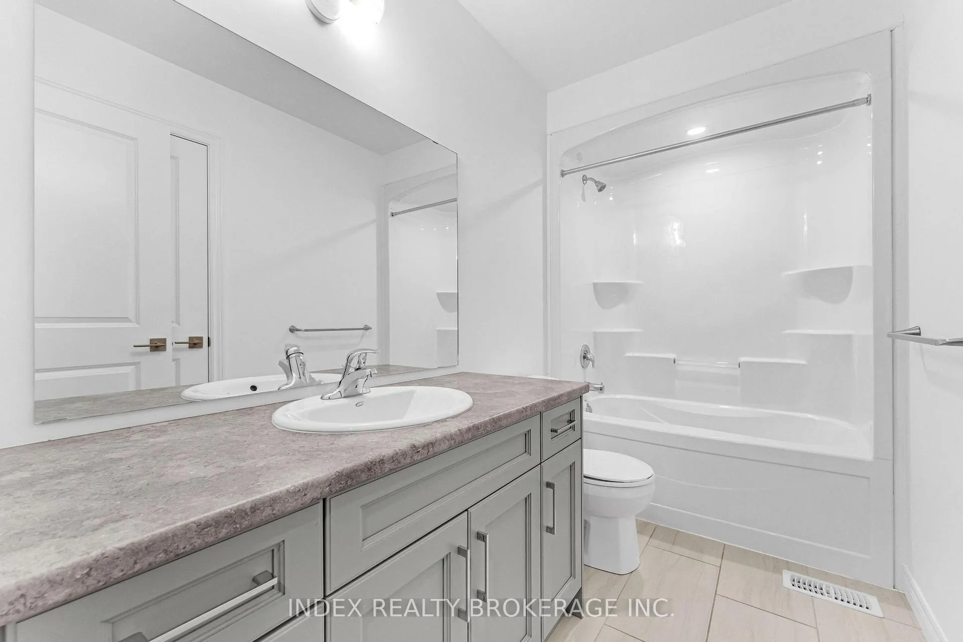 Photo 23 of Unit 6, 29 Schuyler Street, Brant, Paris — HOMEH