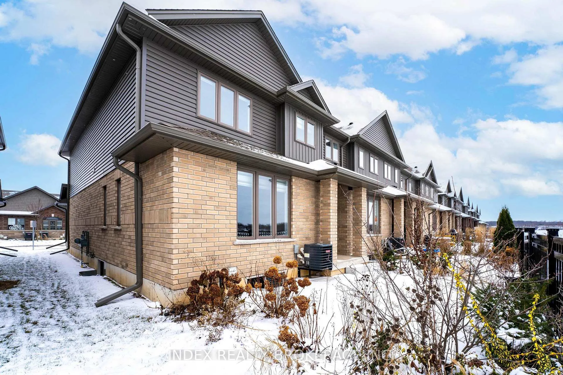 Photo 27 of Unit 6, 29 Schuyler Street, Brant, Paris — HOMEH