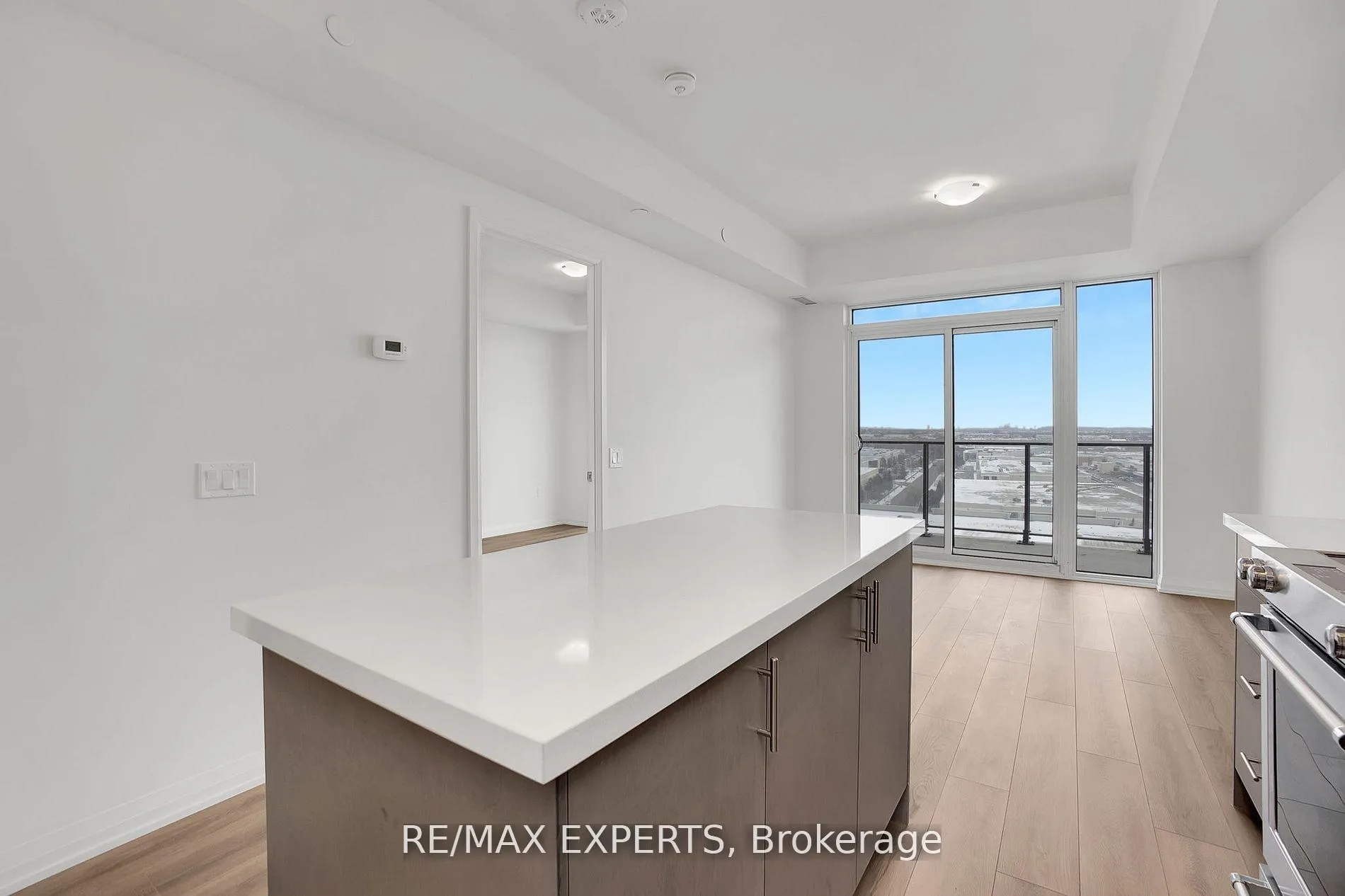 Photo 8 of Unit 806, 8960 Jane Street, Vaughan, Vellore Village — HOMEH