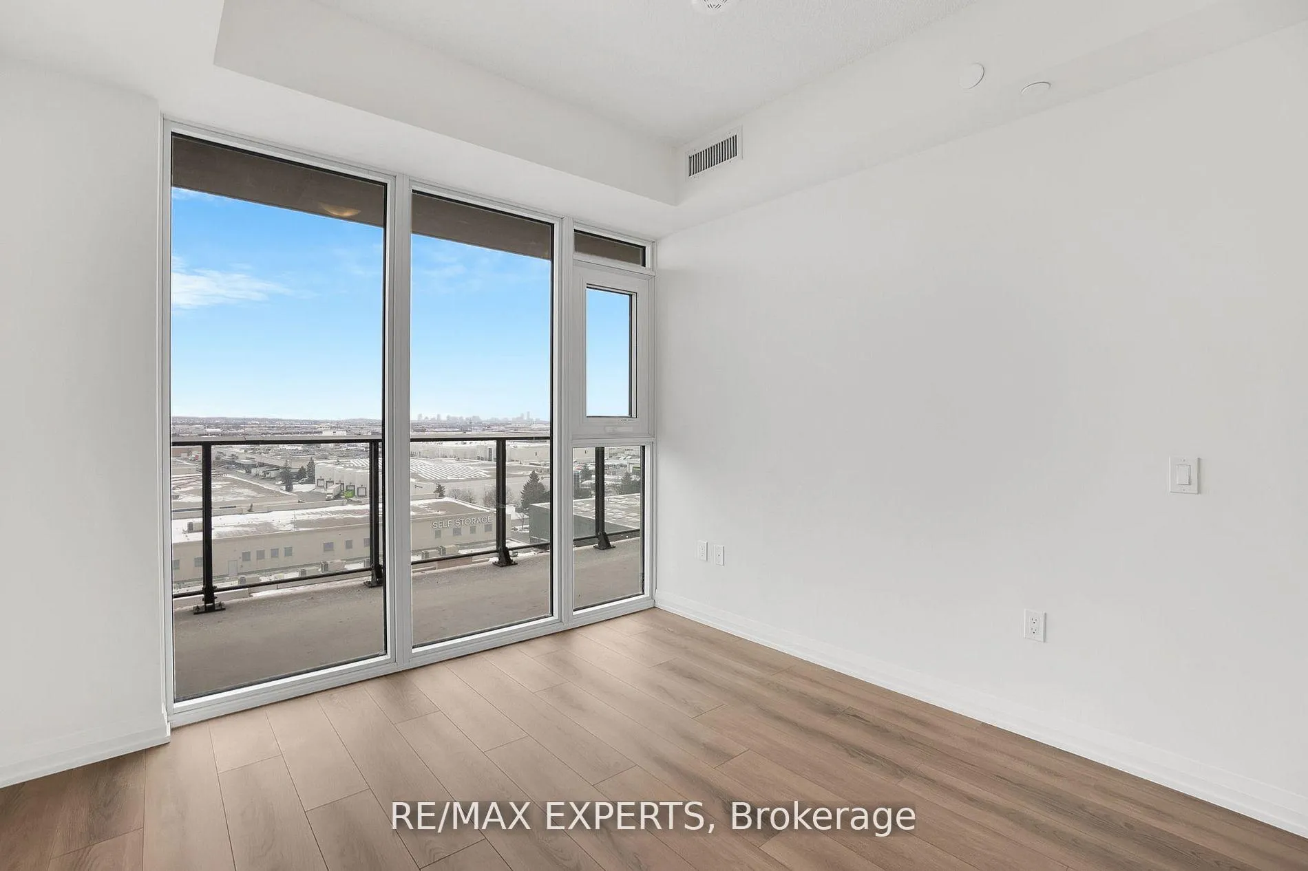 Photo 11 of Unit 806, 8960 Jane Street, Vaughan, Vellore Village — HOMEH