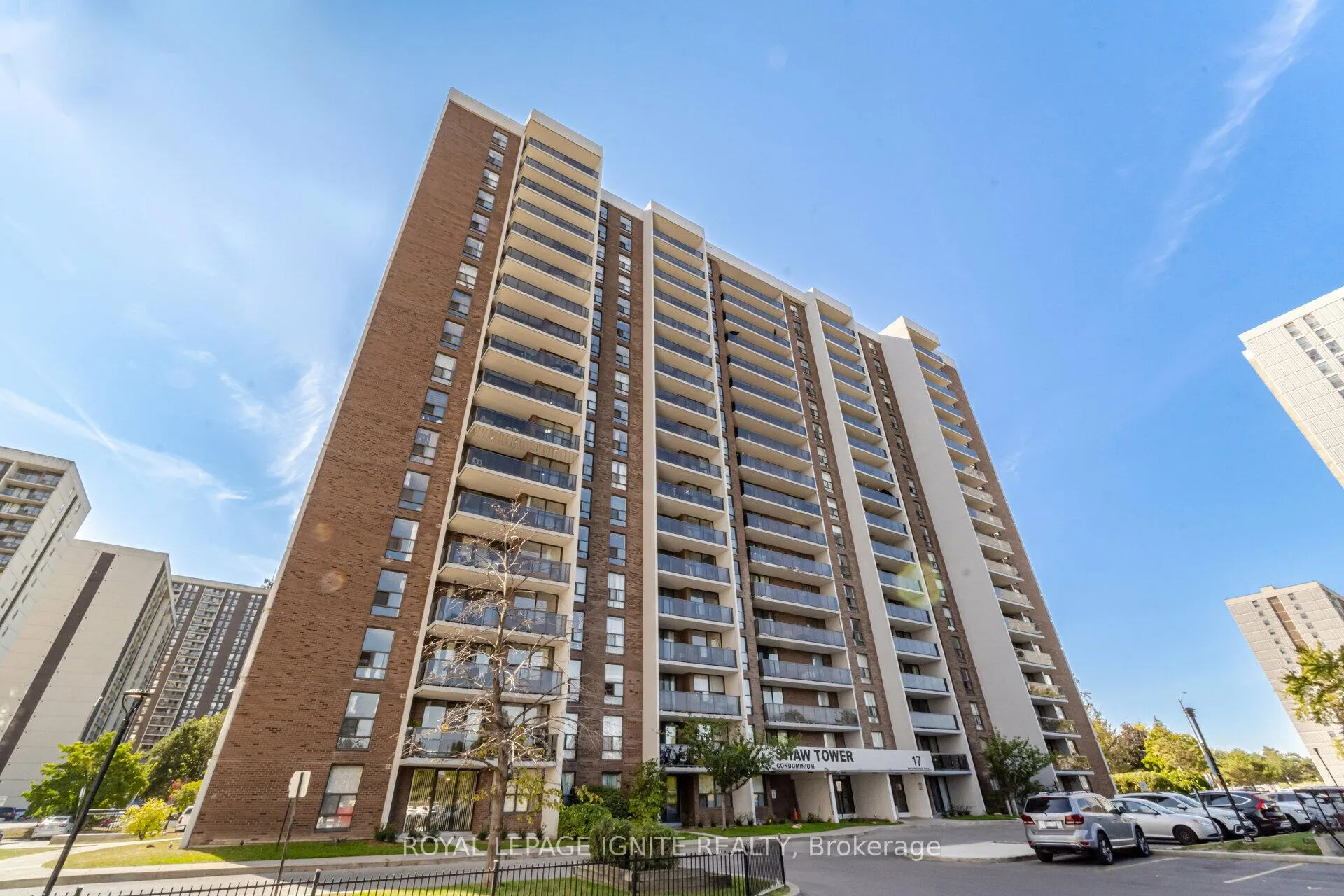 Front of Unit 904, 17 Knightsbridge Road