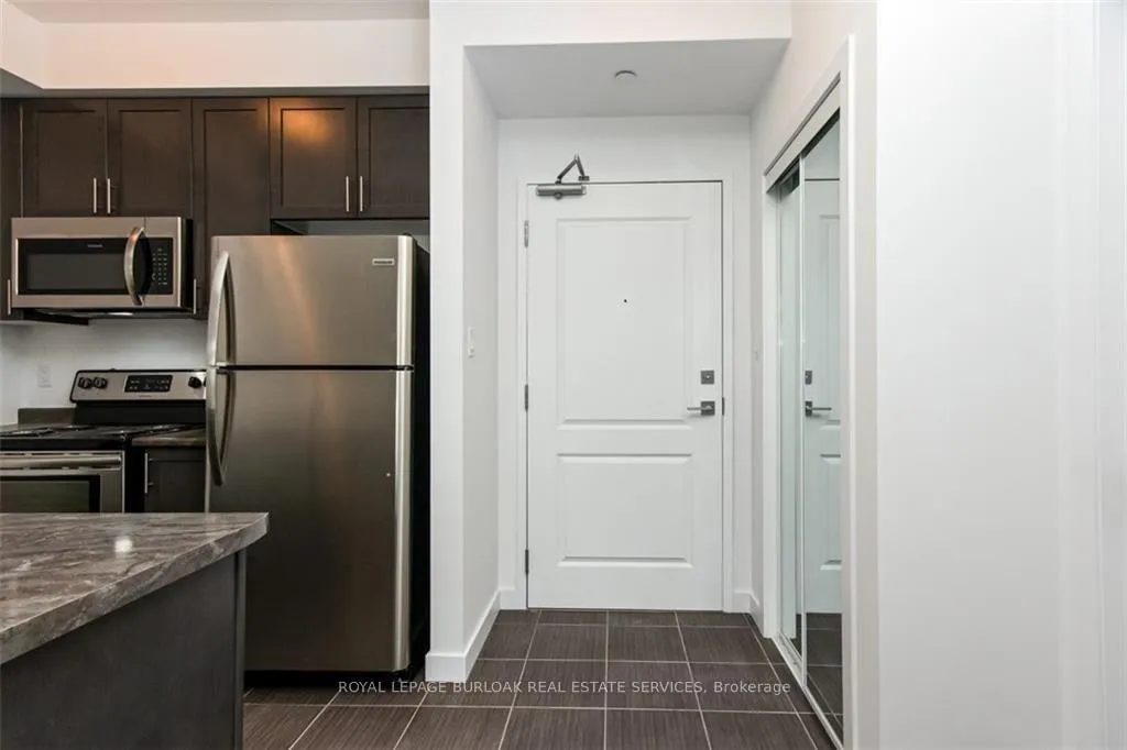 Photo 5 of Unit 101, 101 Shoreview Place, Hamilton, Lakeshore — HOMEH
