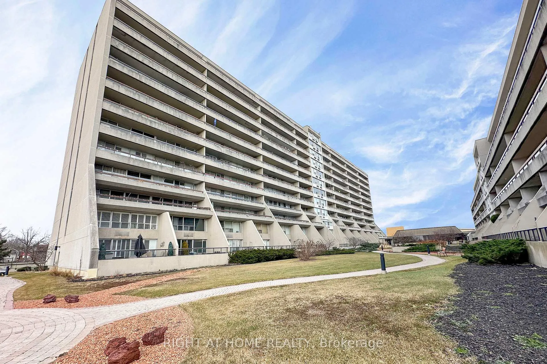 Photo 1 of Unit 614, 55 William Street E, Oshawa, O'Neill — HOMEH