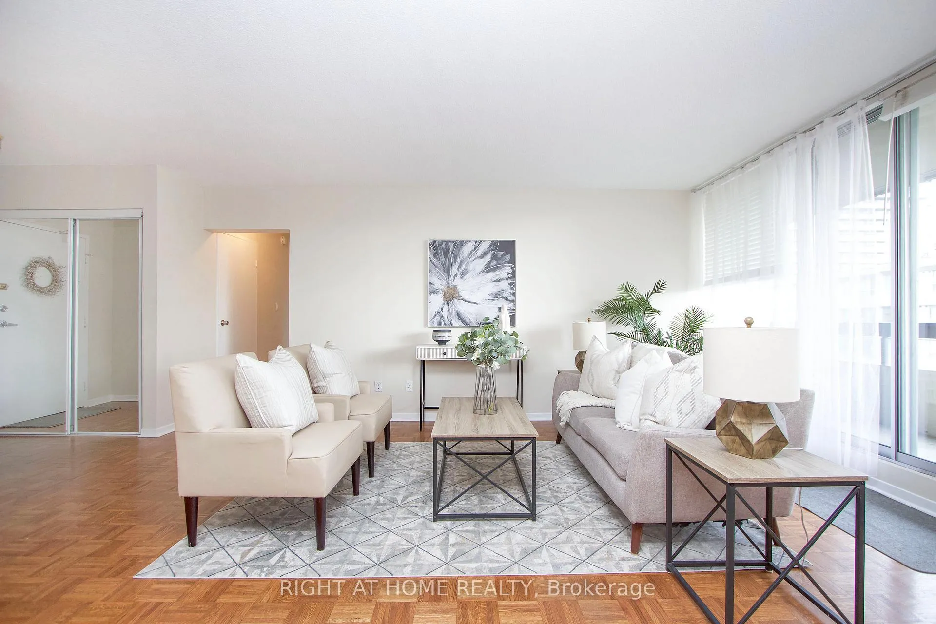Photo 3 of Unit 614, 55 William Street E, Oshawa, O'Neill — HOMEH