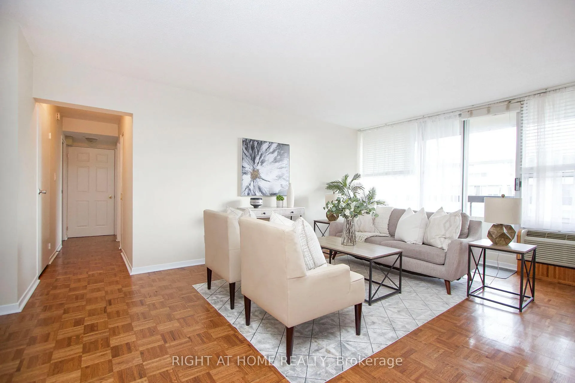 Photo 4 of Unit 614, 55 William Street E, Oshawa, O'Neill — HOMEH
