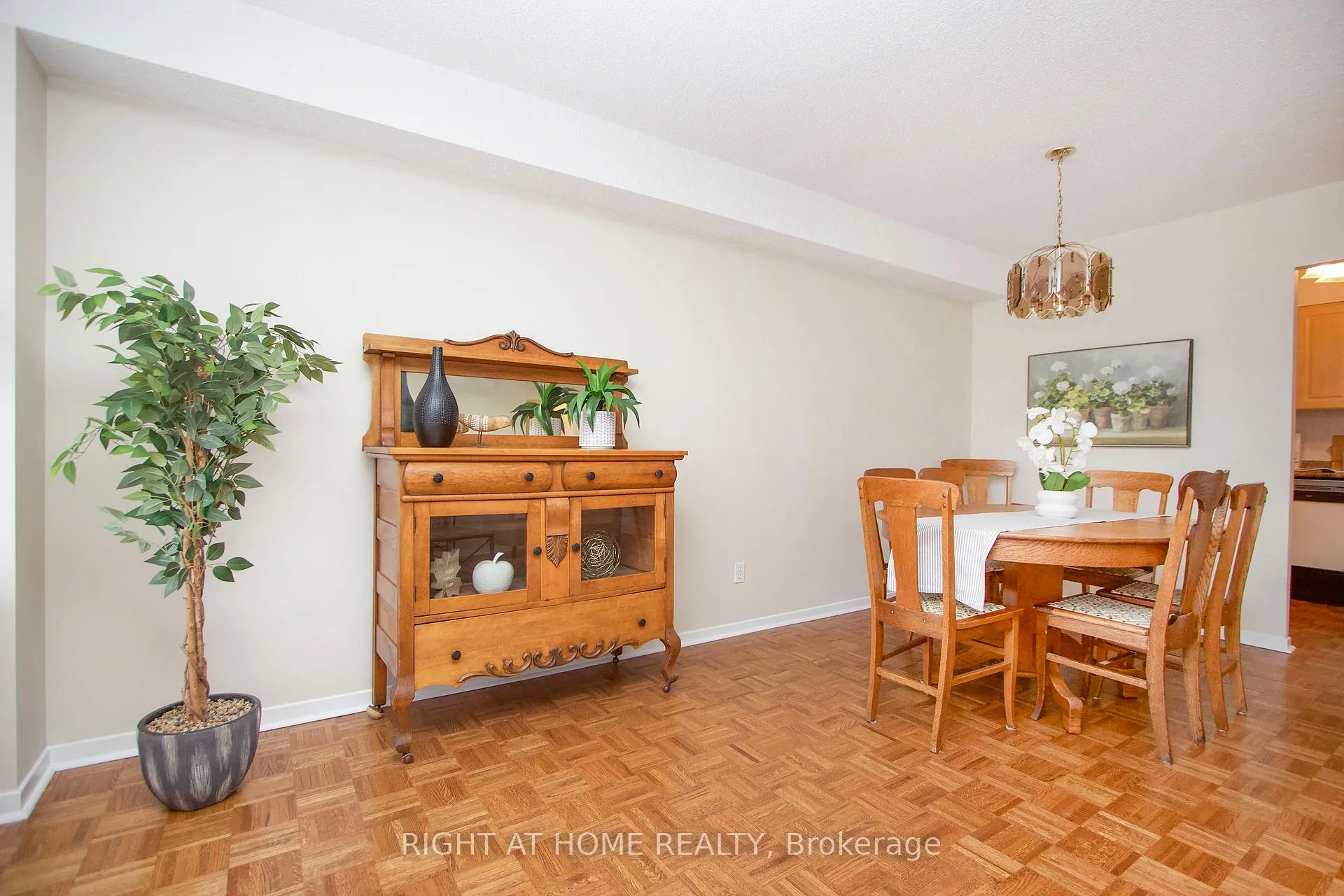 Photo 8 of Unit 614, 55 William Street E, Oshawa, O'Neill — HOMEH