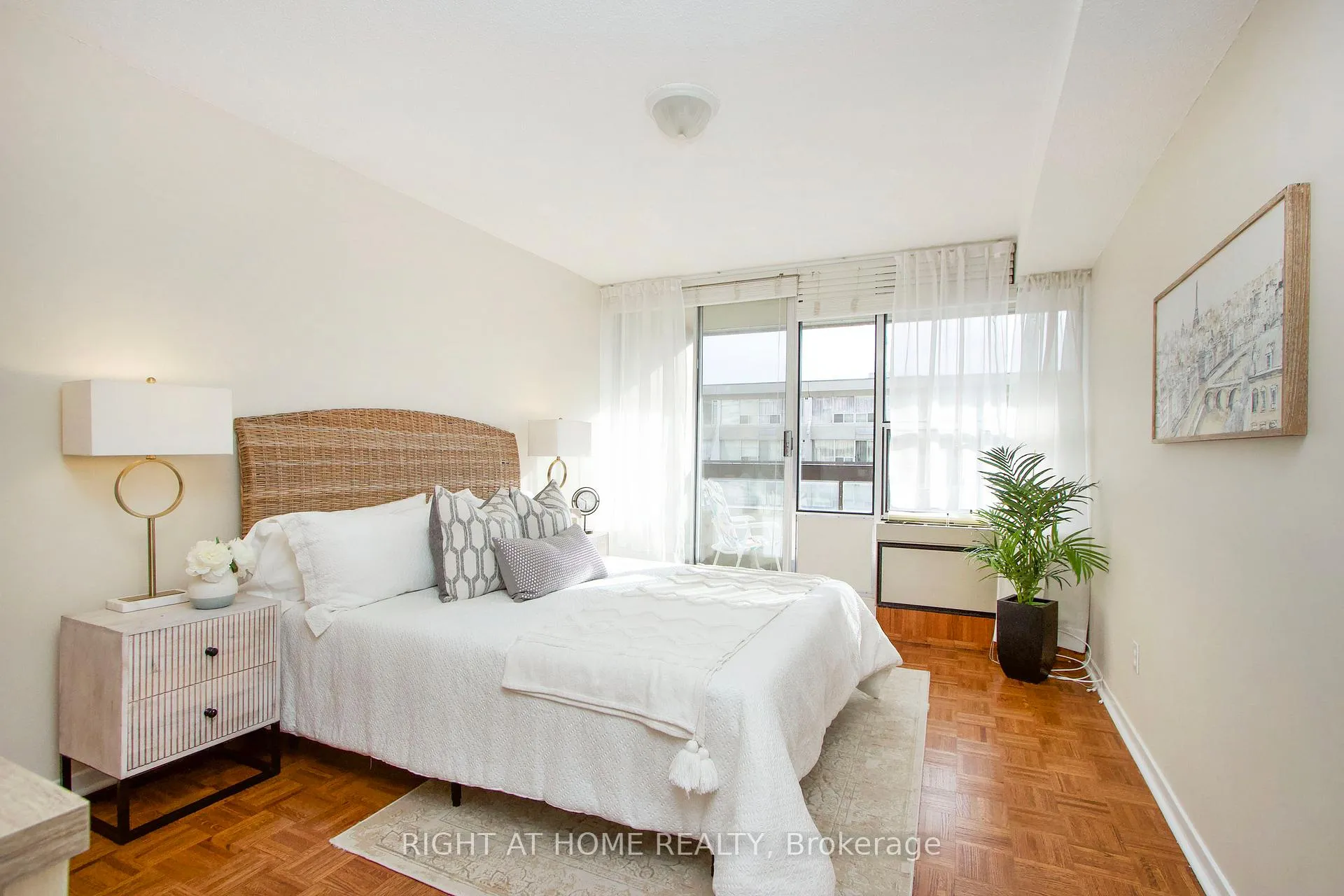 Photo 10 of Unit 614, 55 William Street E, Oshawa, O'Neill — HOMEH