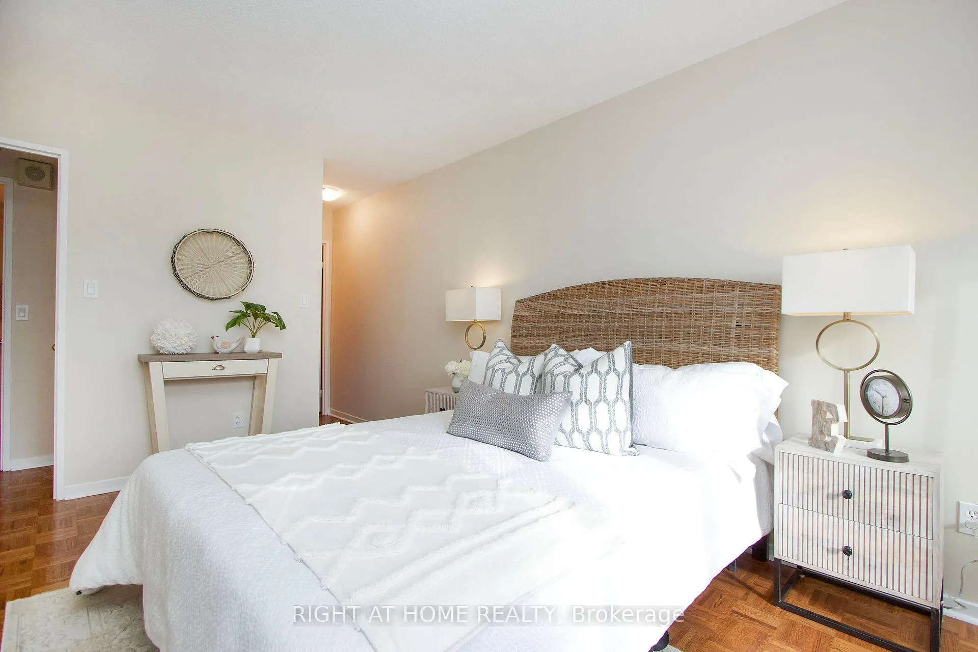 Photo 11 of Unit 614, 55 William Street E, Oshawa, O'Neill — HOMEH