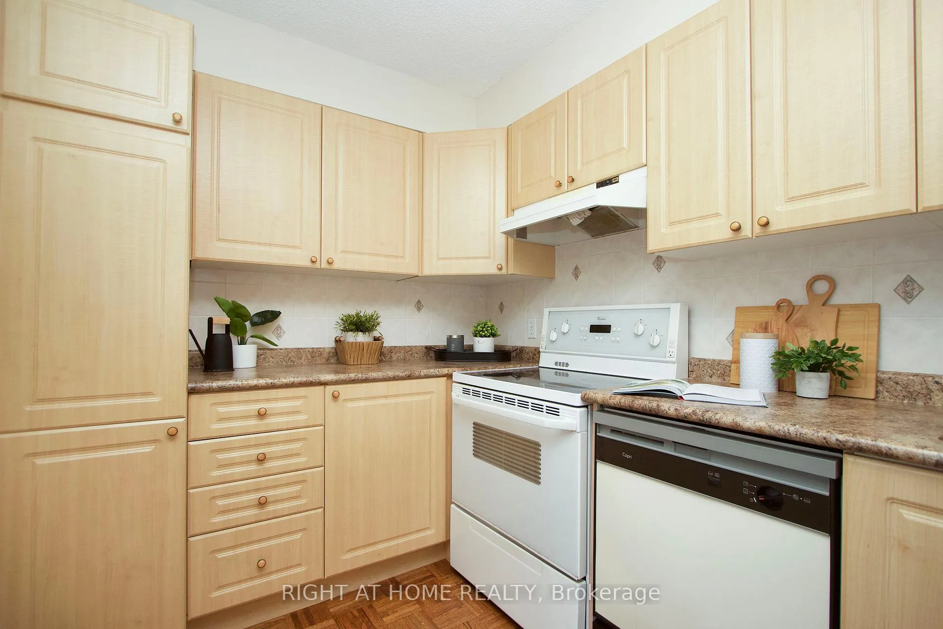 Photo 16 of Unit 614, 55 William Street E, Oshawa, O'Neill — HOMEH