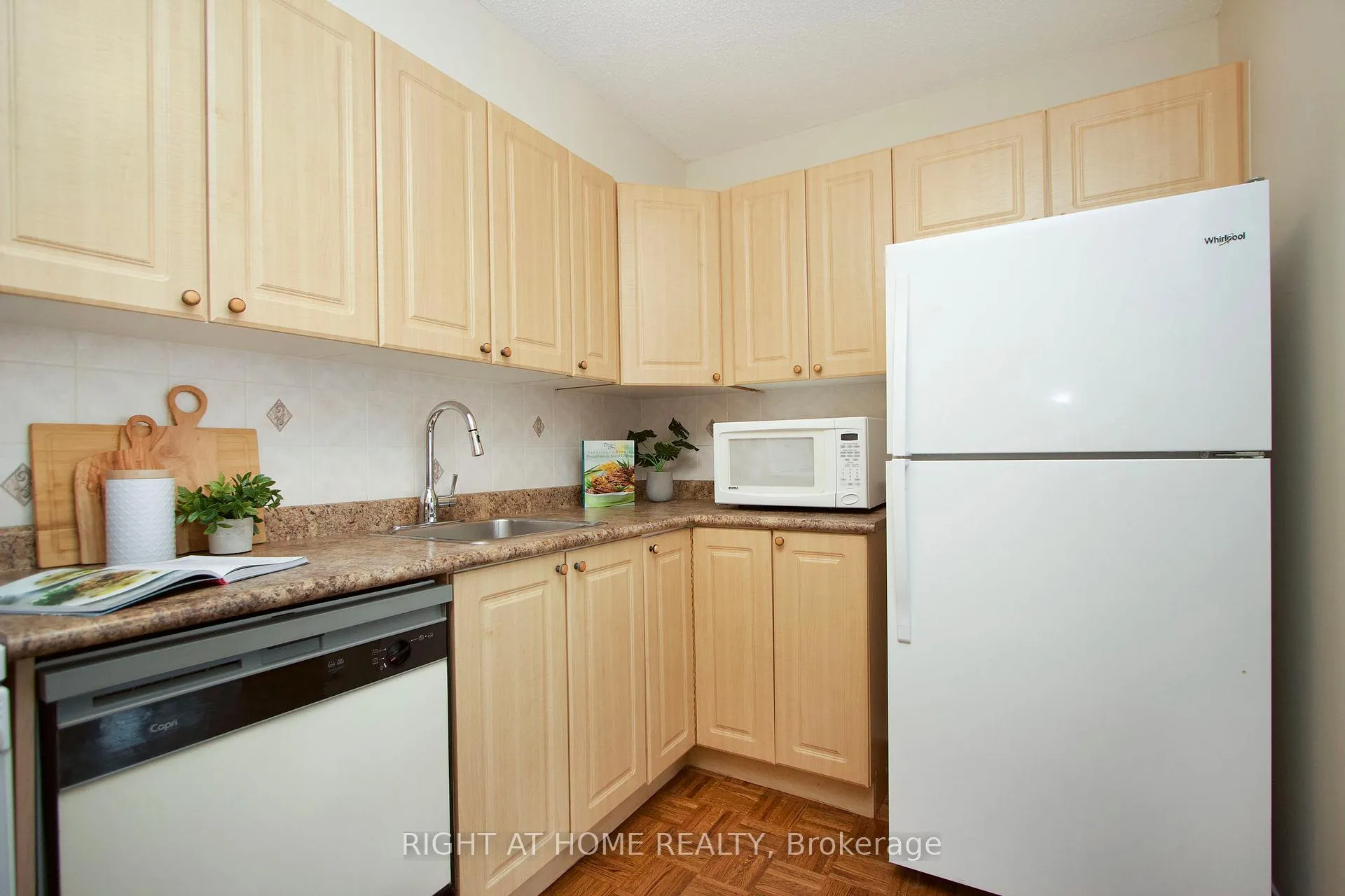 Photo 17 of Unit 614, 55 William Street E, Oshawa, O'Neill — HOMEH