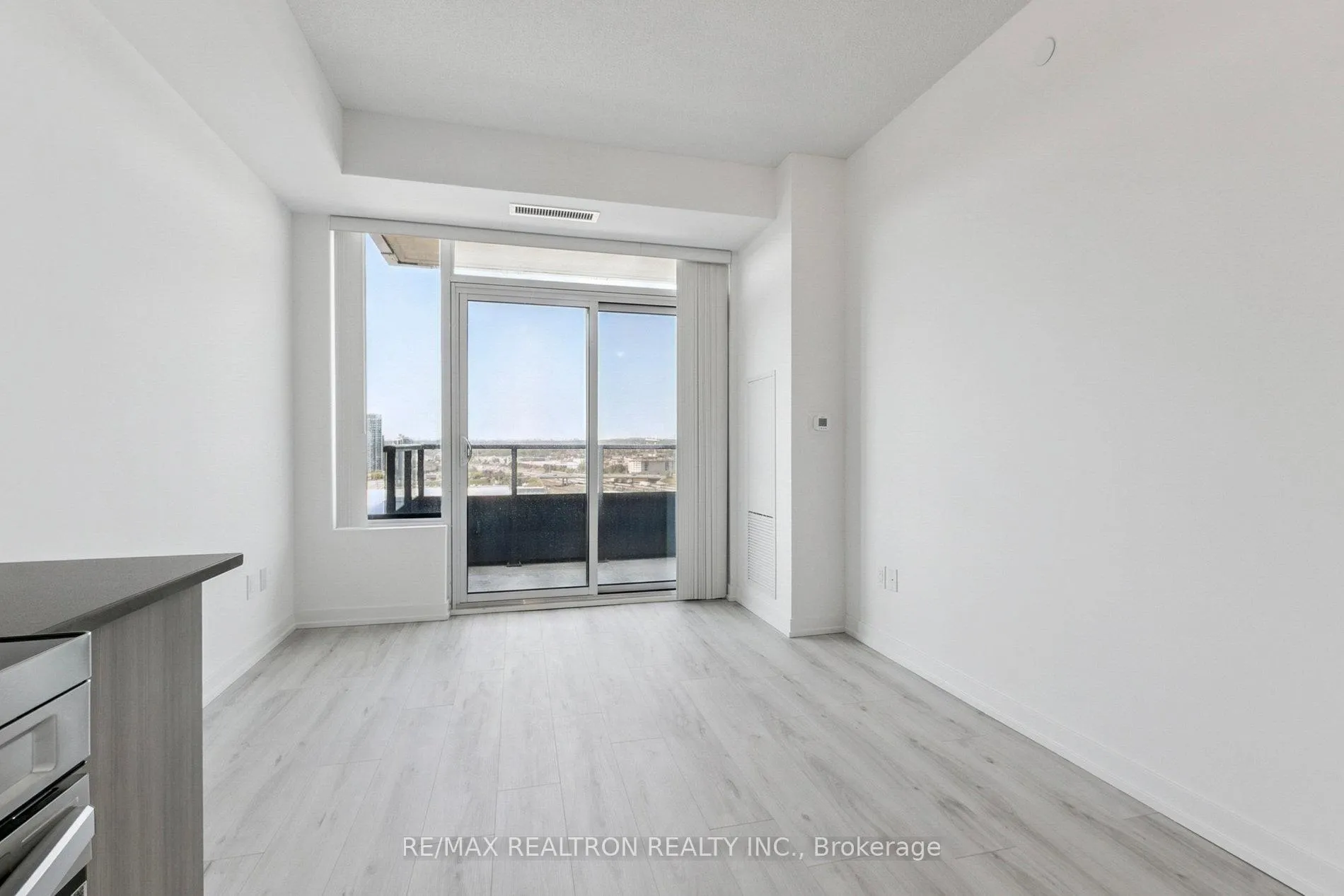 Photo 5 of Unit 1701, 1435 Celebration Drive, Pickering, Bay Ridges — HOMEH