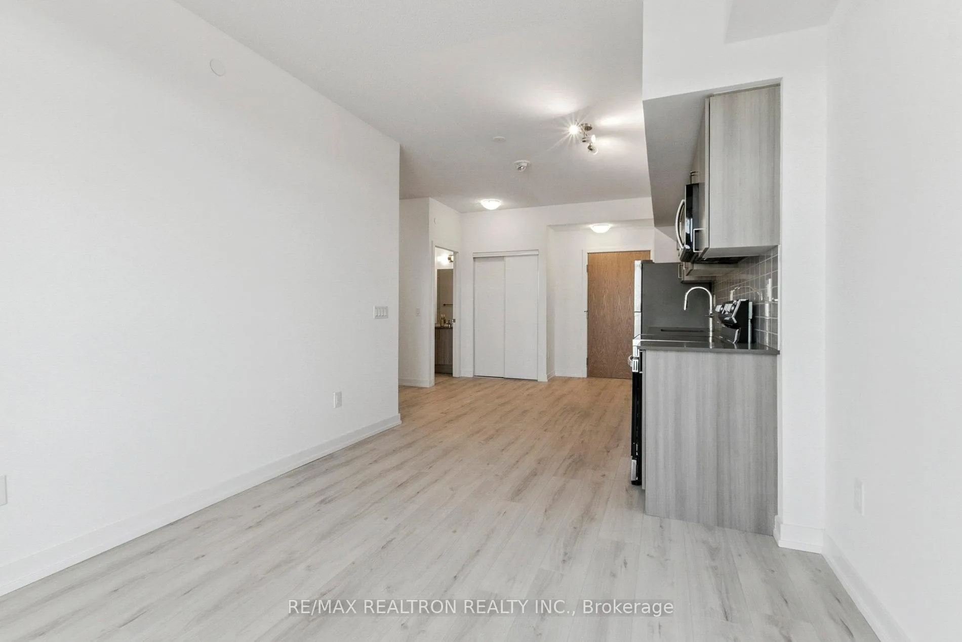 Photo 8 of Unit 1701, 1435 Celebration Drive, Pickering, Bay Ridges — HOMEH