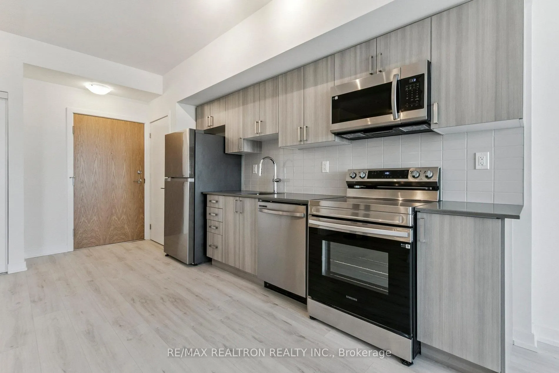Photo 11 of Unit 1701, 1435 Celebration Drive, Pickering, Bay Ridges — HOMEH