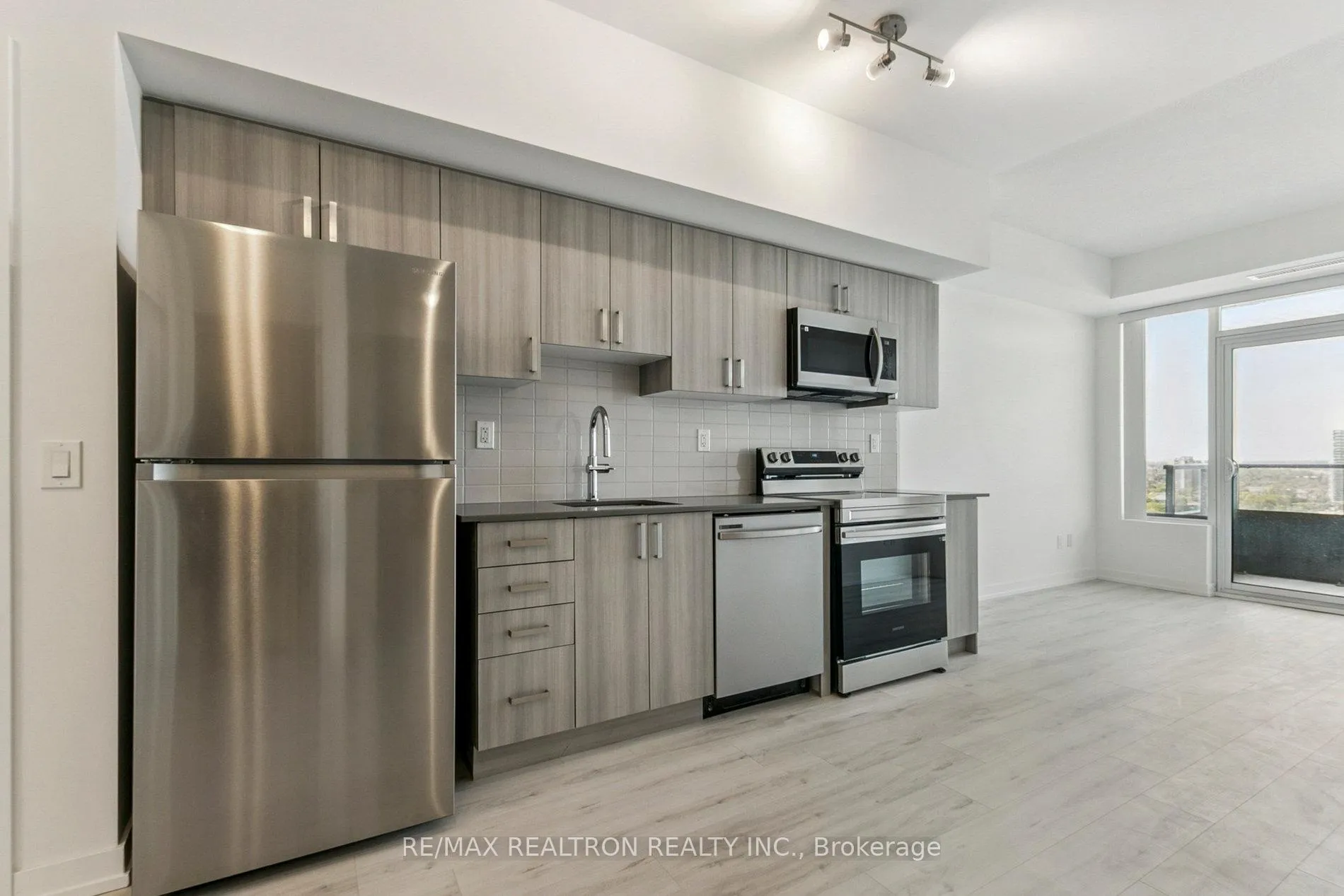 Photo 12 of Unit 1701, 1435 Celebration Drive, Pickering, Bay Ridges — HOMEH