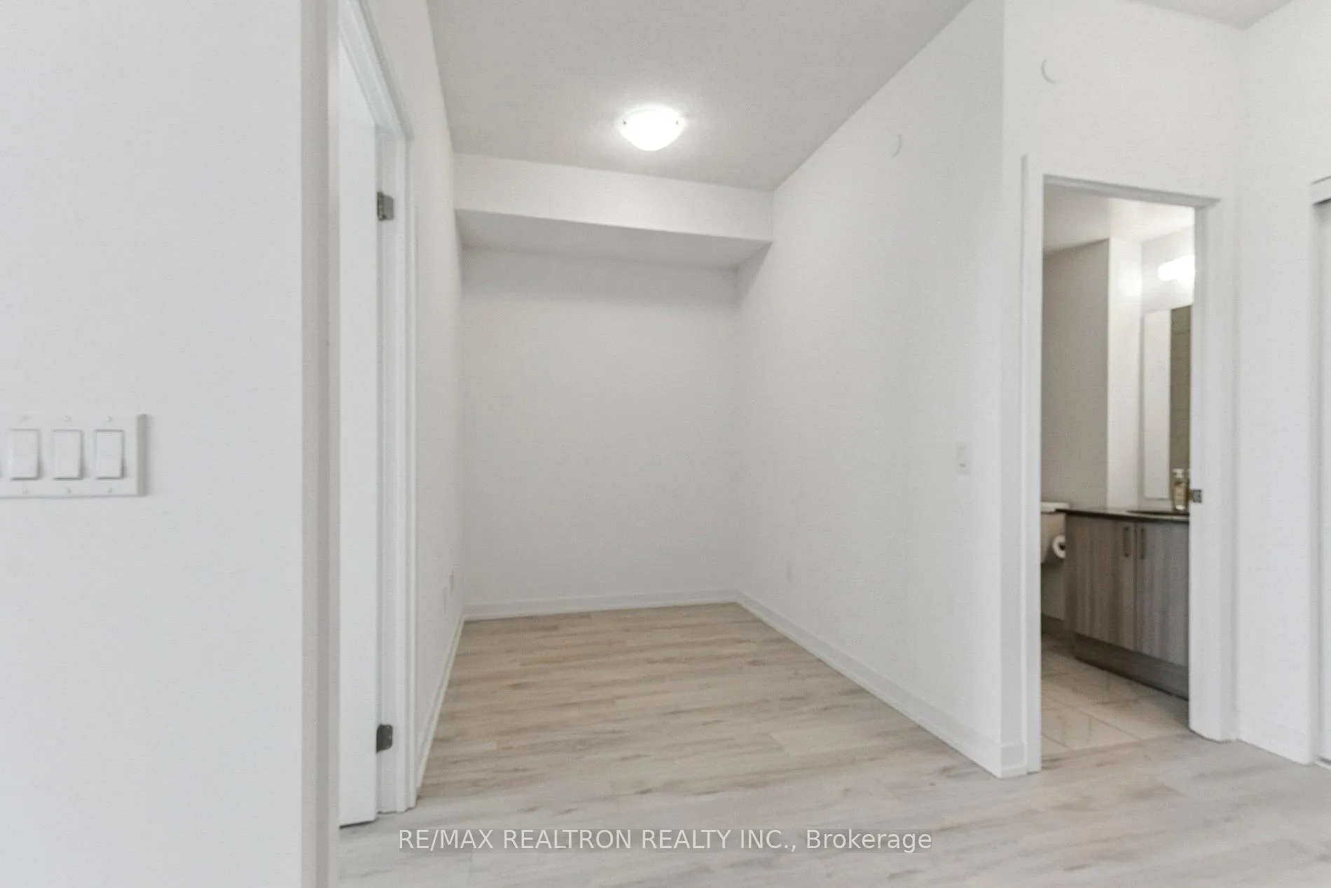 Photo 14 of Unit 1701, 1435 Celebration Drive, Pickering, Bay Ridges — HOMEH