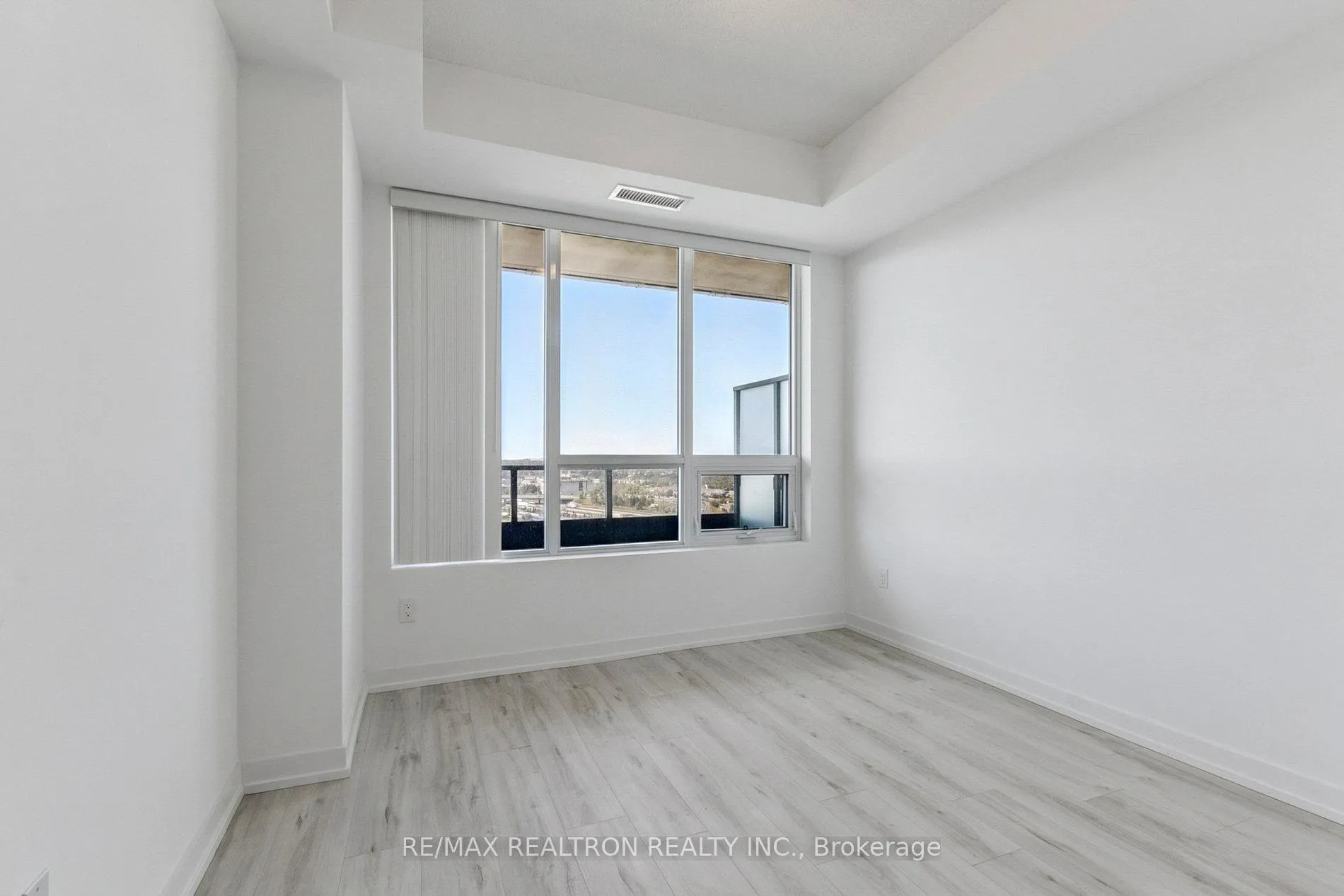 Photo 16 of Unit 1701, 1435 Celebration Drive, Pickering, Bay Ridges — HOMEH