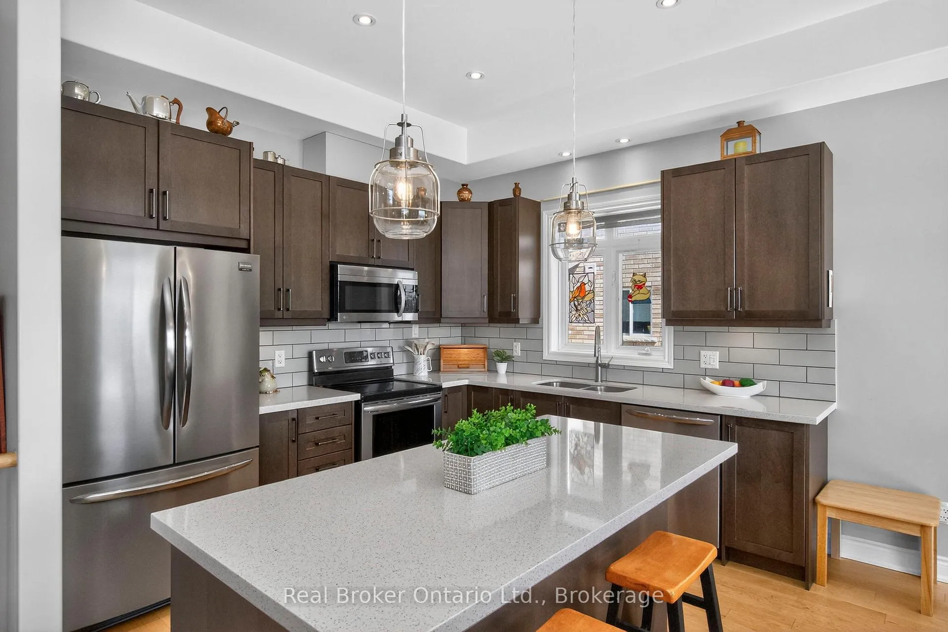 Photo 9 of 951 Stollar Place, Midland — HOMEH
