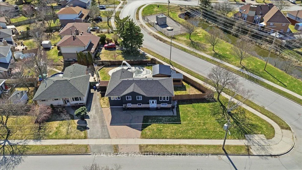 Photo 43 of 56 Alnet Drive, Belleville, Belleville Ward — HOMEH