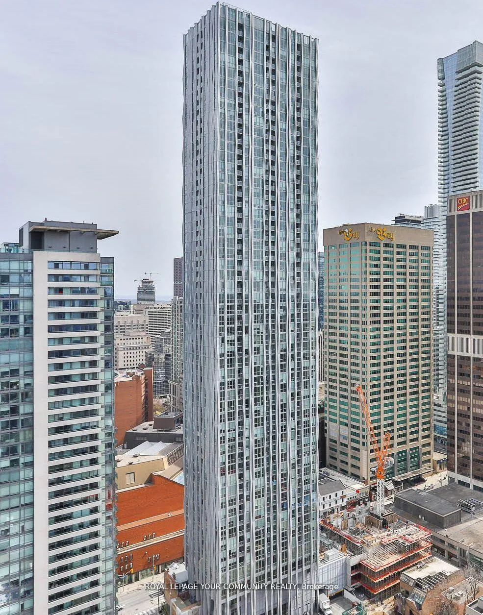 Front of Unit 2407, 1 Yorkville Avenue
