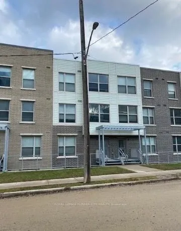 Photo 2 of Unit T211, 62 Balsam Street, Waterloo, Beechwood/University — HOMEH