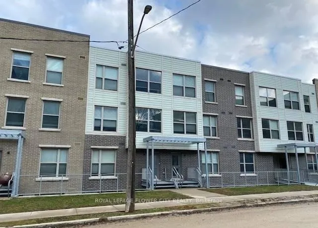 Photo 7 of Unit T211, 62 Balsam Street, Waterloo, Beechwood/University — HOMEH