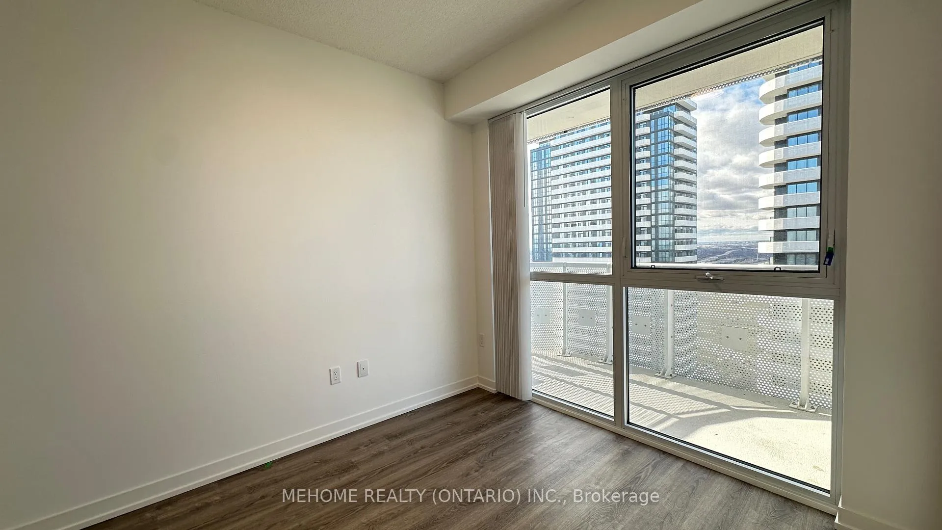 Photo 5 of Unit 3915, 8 Interchange Way, Vaughan, Vaughan Corporate Centre — HOMEH