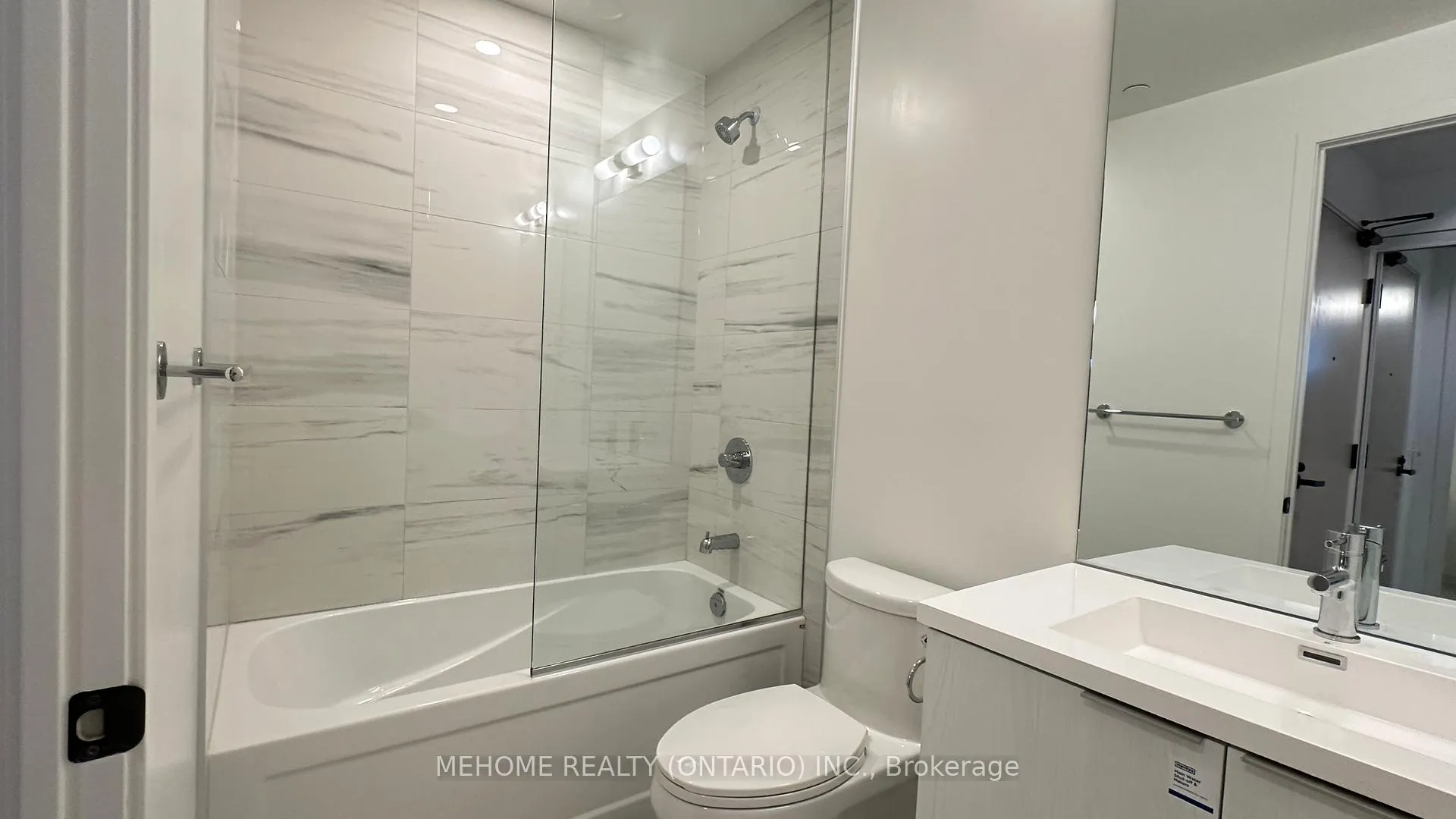 Photo 6 of Unit 3915, 8 Interchange Way, Vaughan, Vaughan Corporate Centre — HOMEH