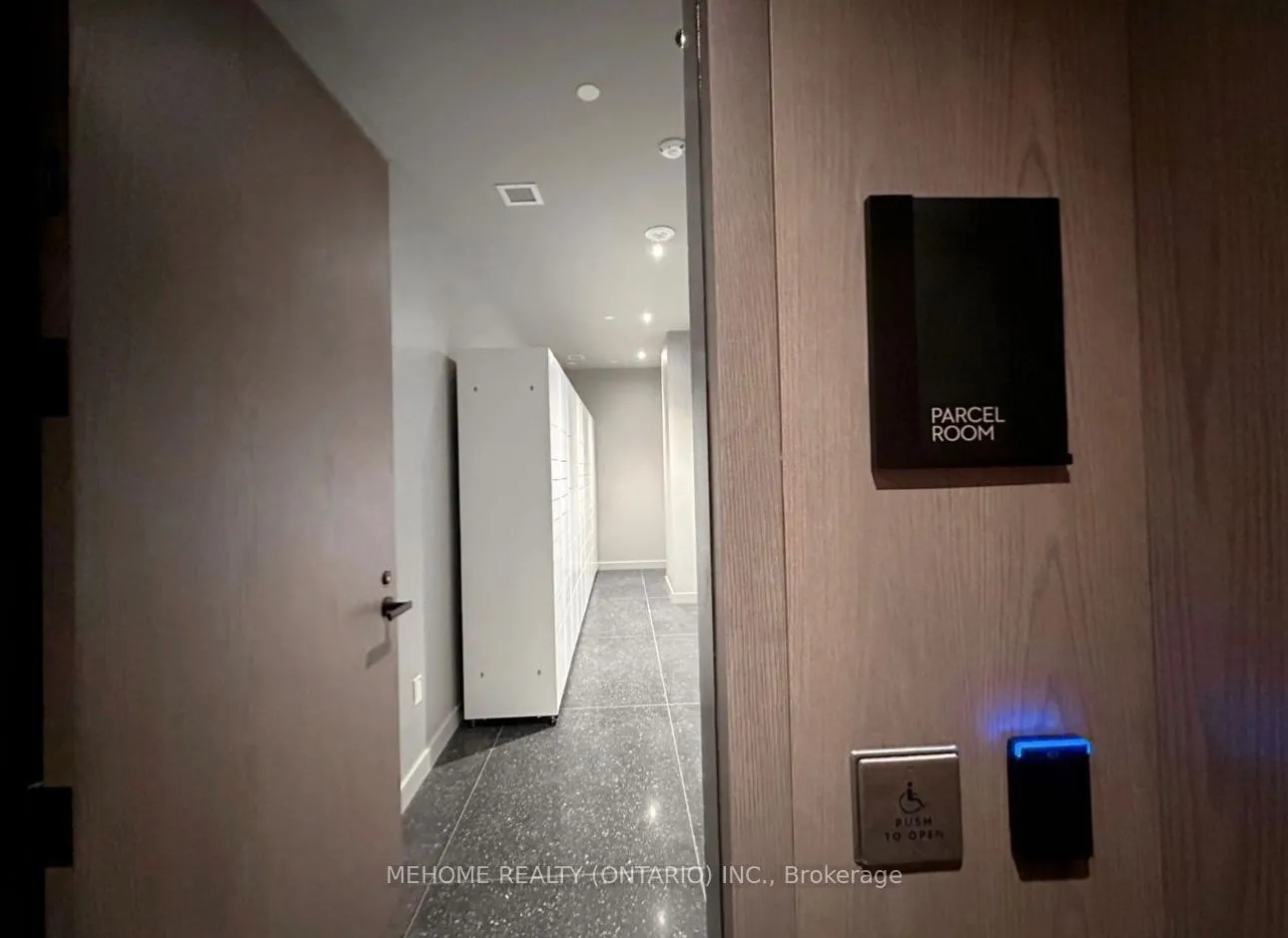 Photo 14 of Unit 3915, 8 Interchange Way, Vaughan, Vaughan Corporate Centre — HOMEH