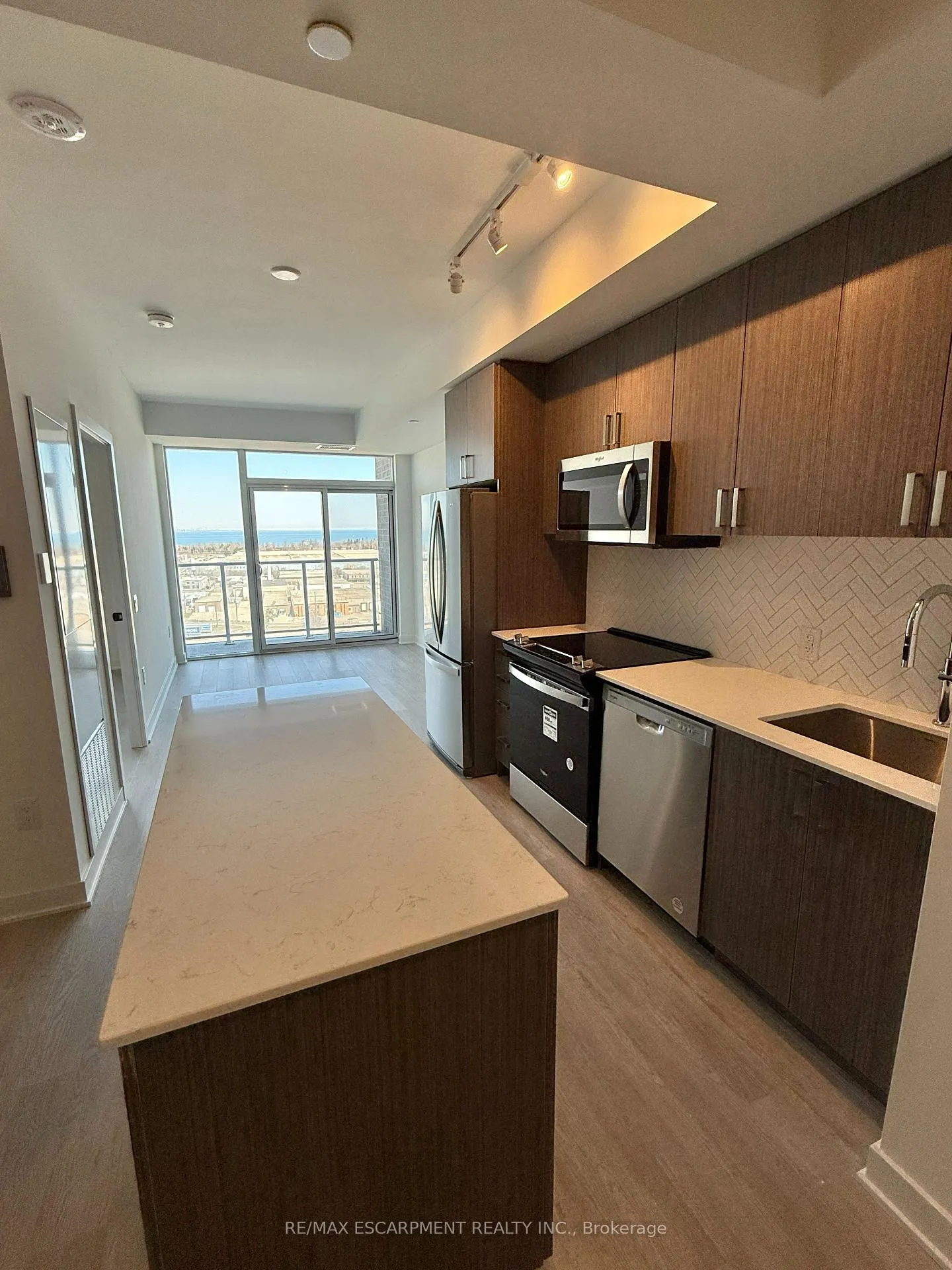 Photo 1 of Unit 1211, 2782 Barton Street, Hamilton, Riverdale — HOMEH